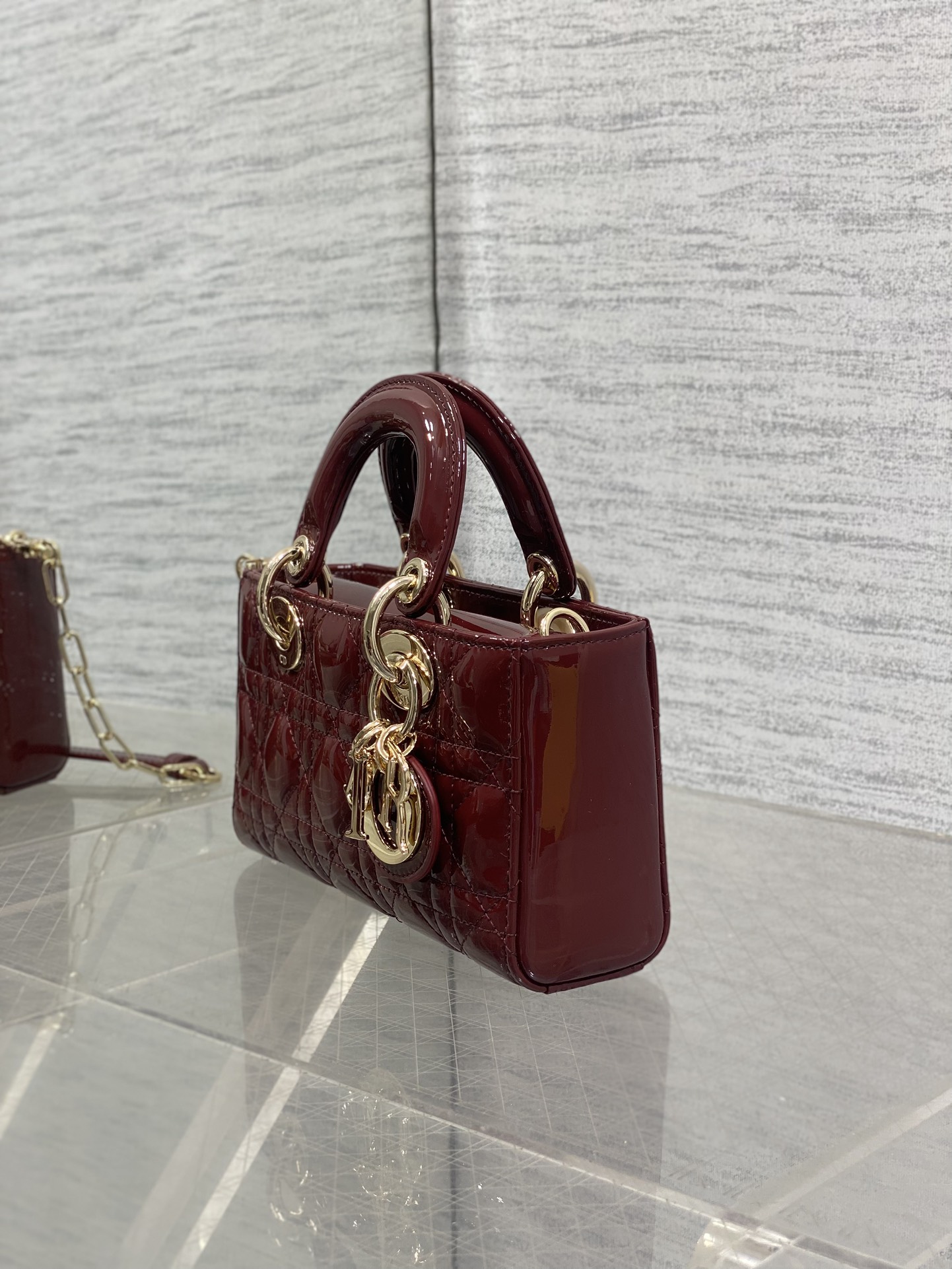 酒红现货‼️D-joy最新mini系列，说micro太小，小号太大的宝贝们都看过来，新出的mini尺寸，