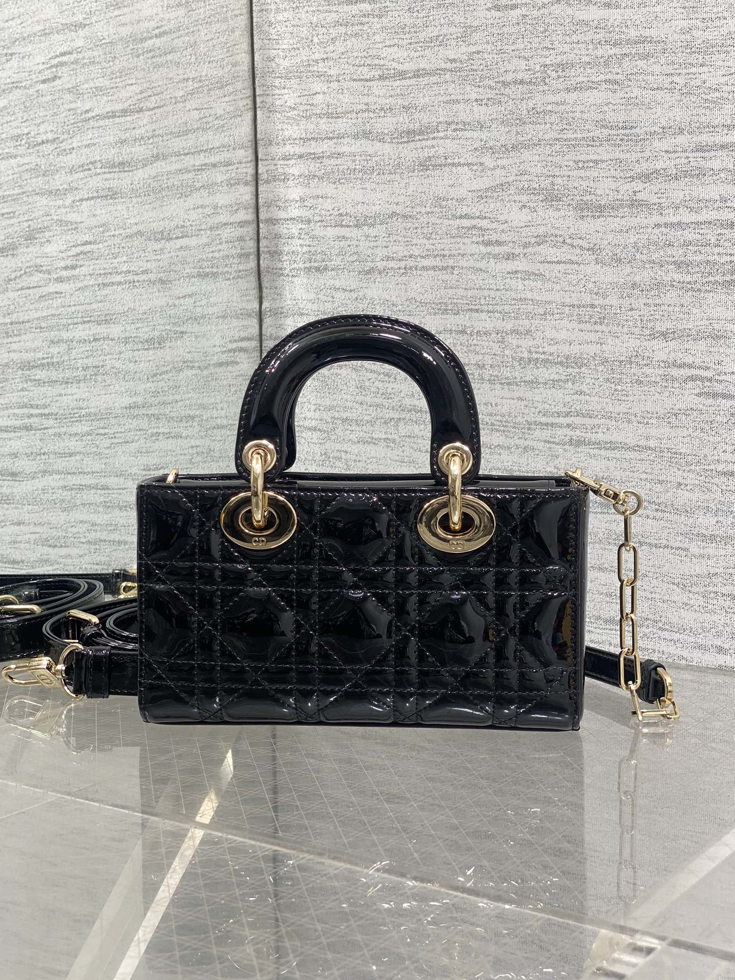 黑色现货‼️D-joy最新mini系列，说micro太小，小号太大的宝贝们都看过来，新出的mini尺寸，