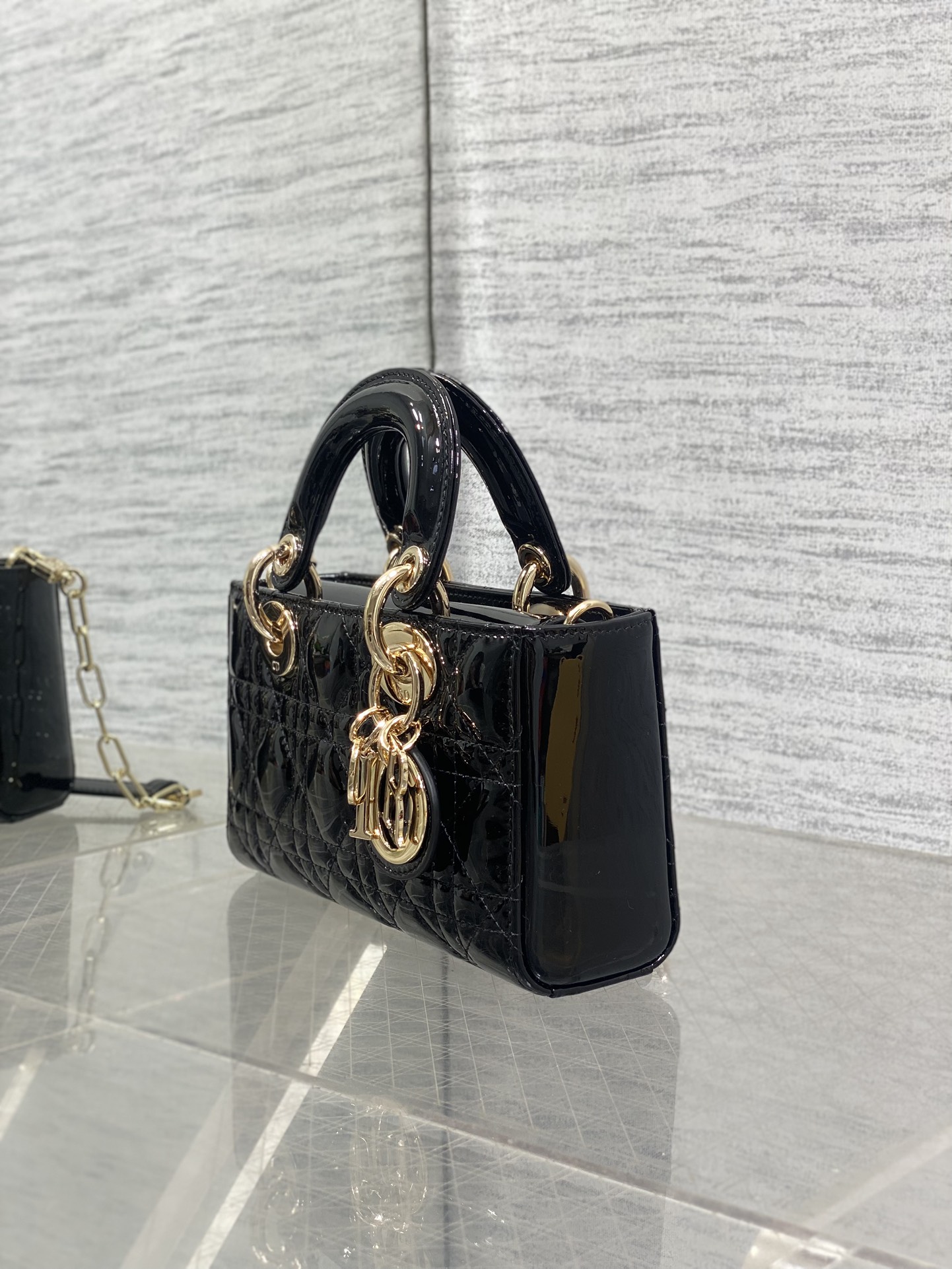 黑色现货‼️D-joy最新mini系列，说micro太小，小号太大的宝贝们都看过来，新出的mini尺寸，