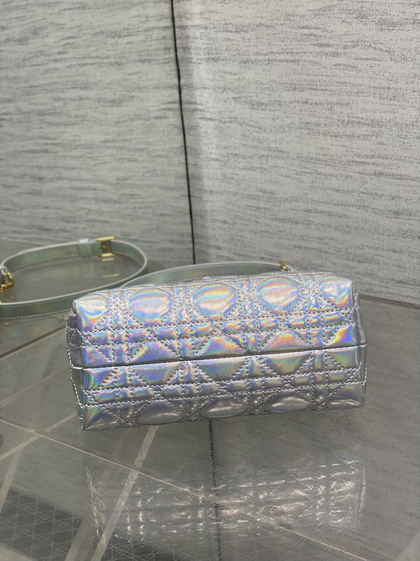 幻彩银现货‼️Jolie ToP Handle 迷你链条包，对这种精致小包完全没有抵抗力✌️大包背着太累