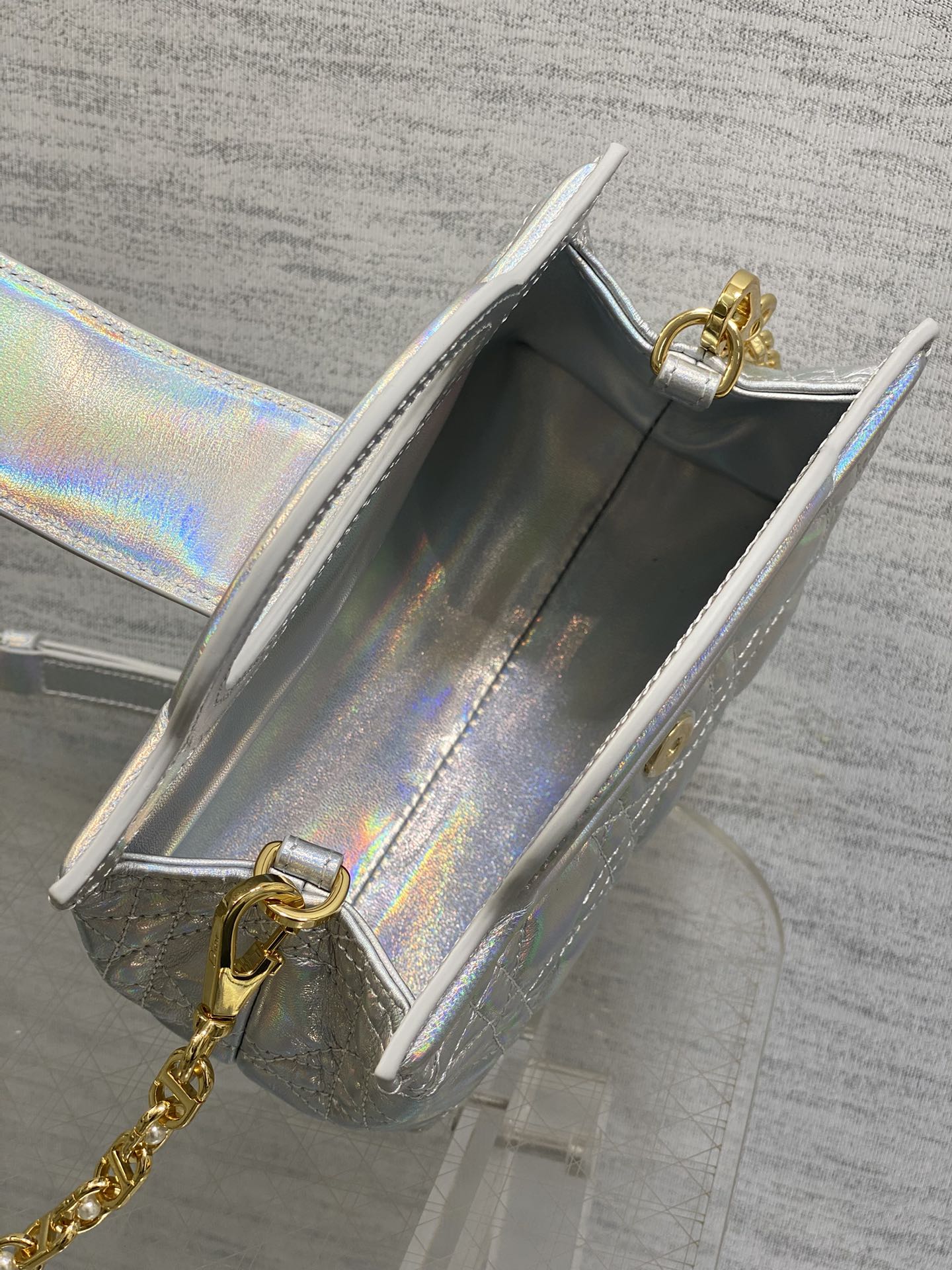 幻彩银现货‼️Jolie ToP Handle 迷你链条包，对这种精致小包完全没有抵抗力✌️大包背着太累