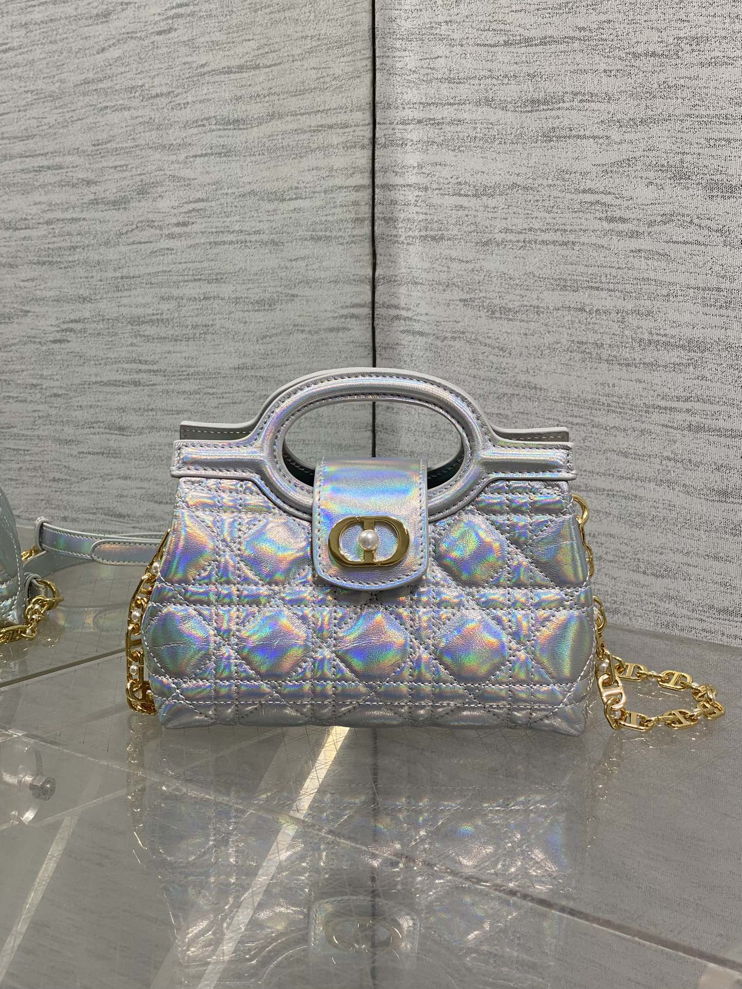 幻彩银现货‼️Jolie ToP Handle 迷你链条包，对这种精致小包完全没有抵抗力✌️大包背着太累