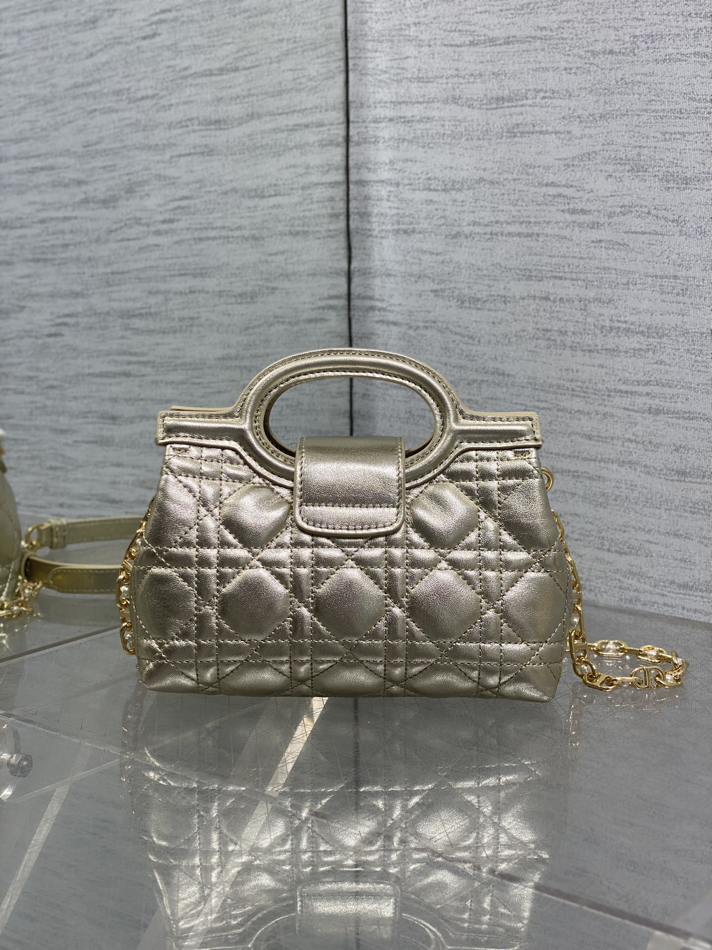 幻彩金现货‼️Jolie ToP Handle 迷你链条包，对这种精致小包完全没有抵抗力✌️大包背着太累