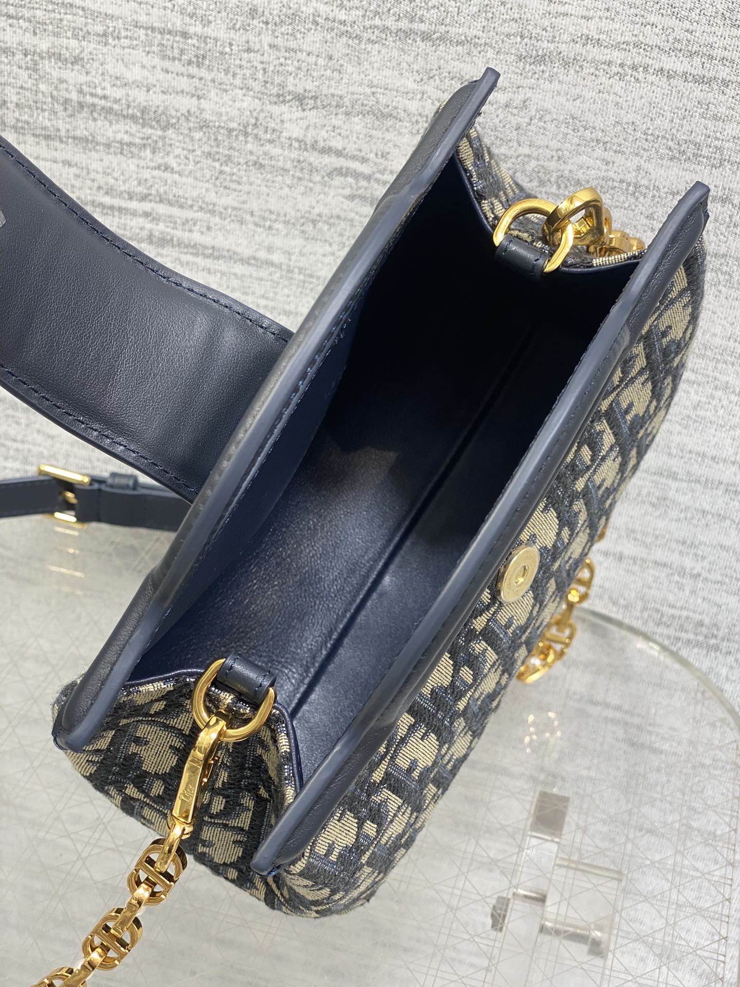 蓝布老花现货‼️Jolie ToP Handle 迷你链条包，对这种精致小包完全没有抵抗力✌️大包背着太