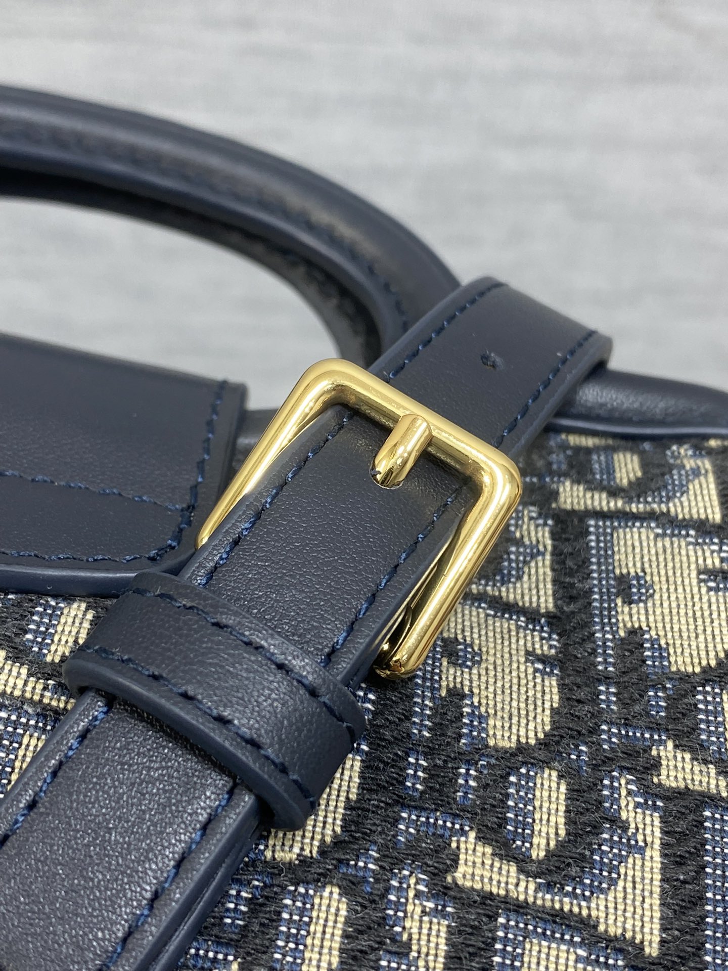 蓝布老花现货‼️Jolie ToP Handle 迷你链条包，对这种精致小包完全没有抵抗力✌️大包背着太