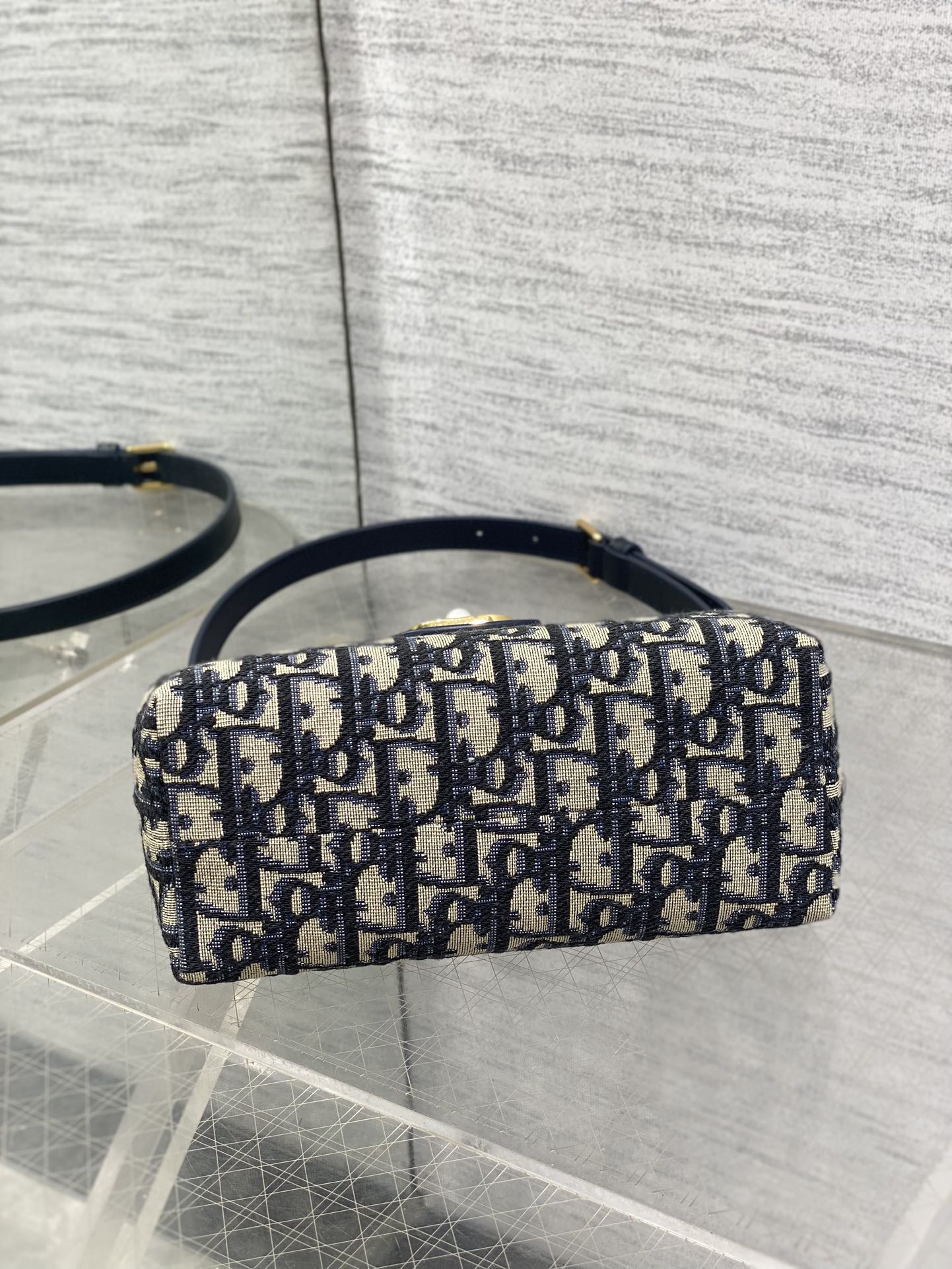 蓝布老花现货‼️Jolie ToP Handle 迷你链条包，对这种精致小包完全没有抵抗力✌️大包背着太