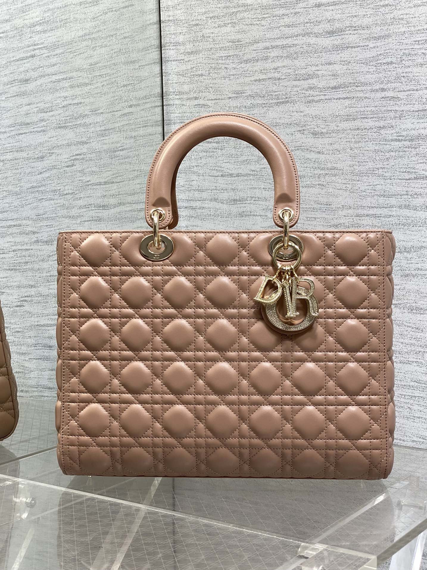 Dior 七格戴妃包钻石扣 ‼