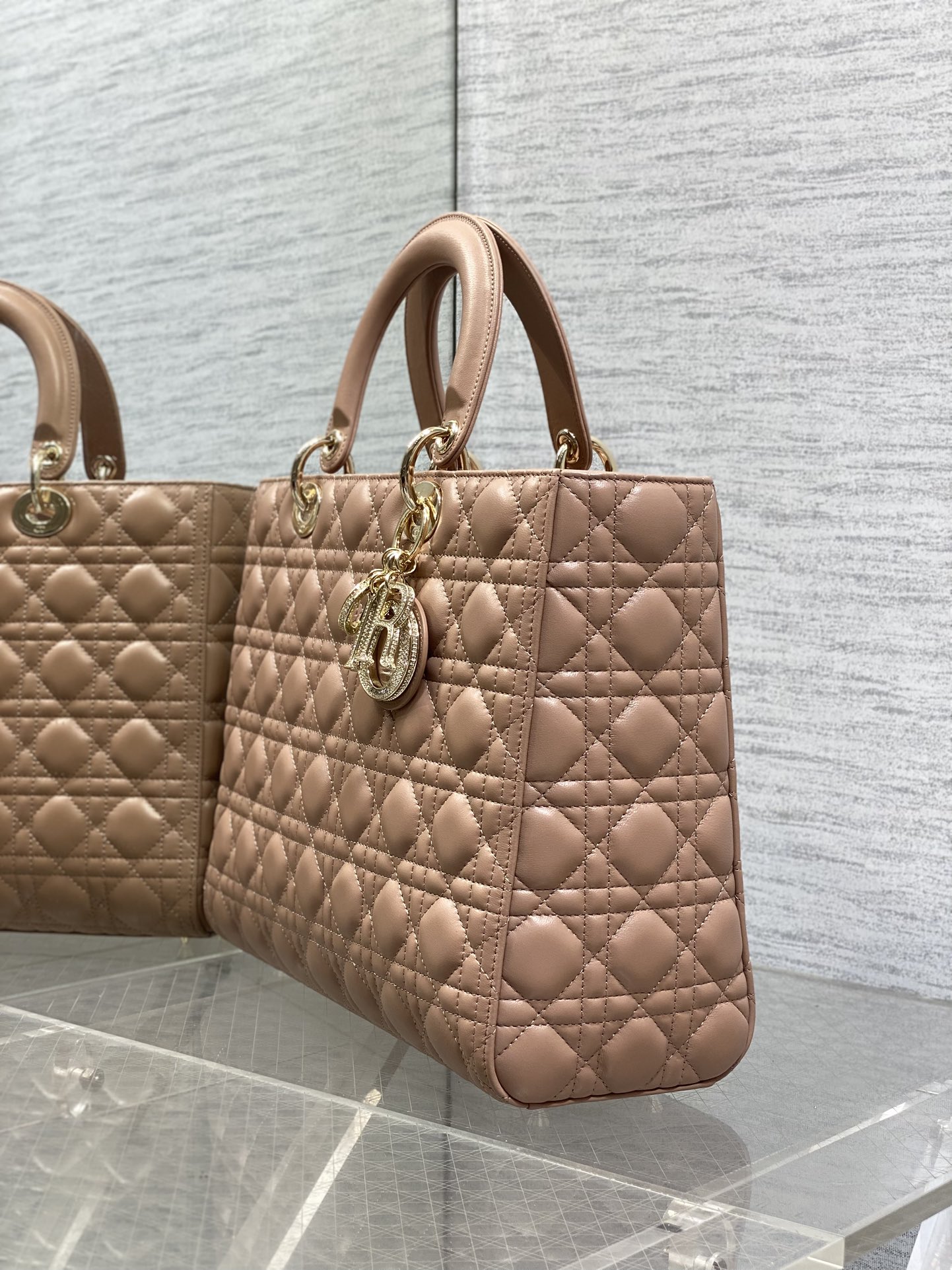 Dior 七格戴妃包钻石扣 ‼