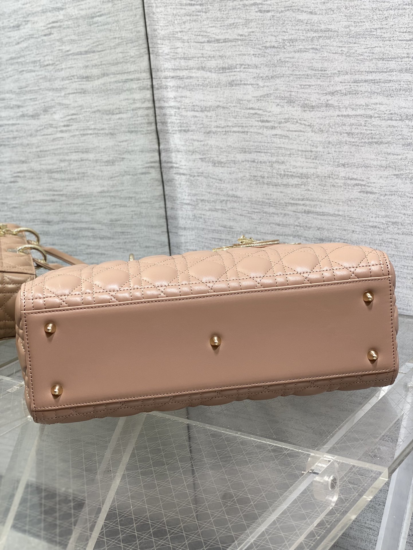 Dior 七格戴妃包钻石扣 ‼