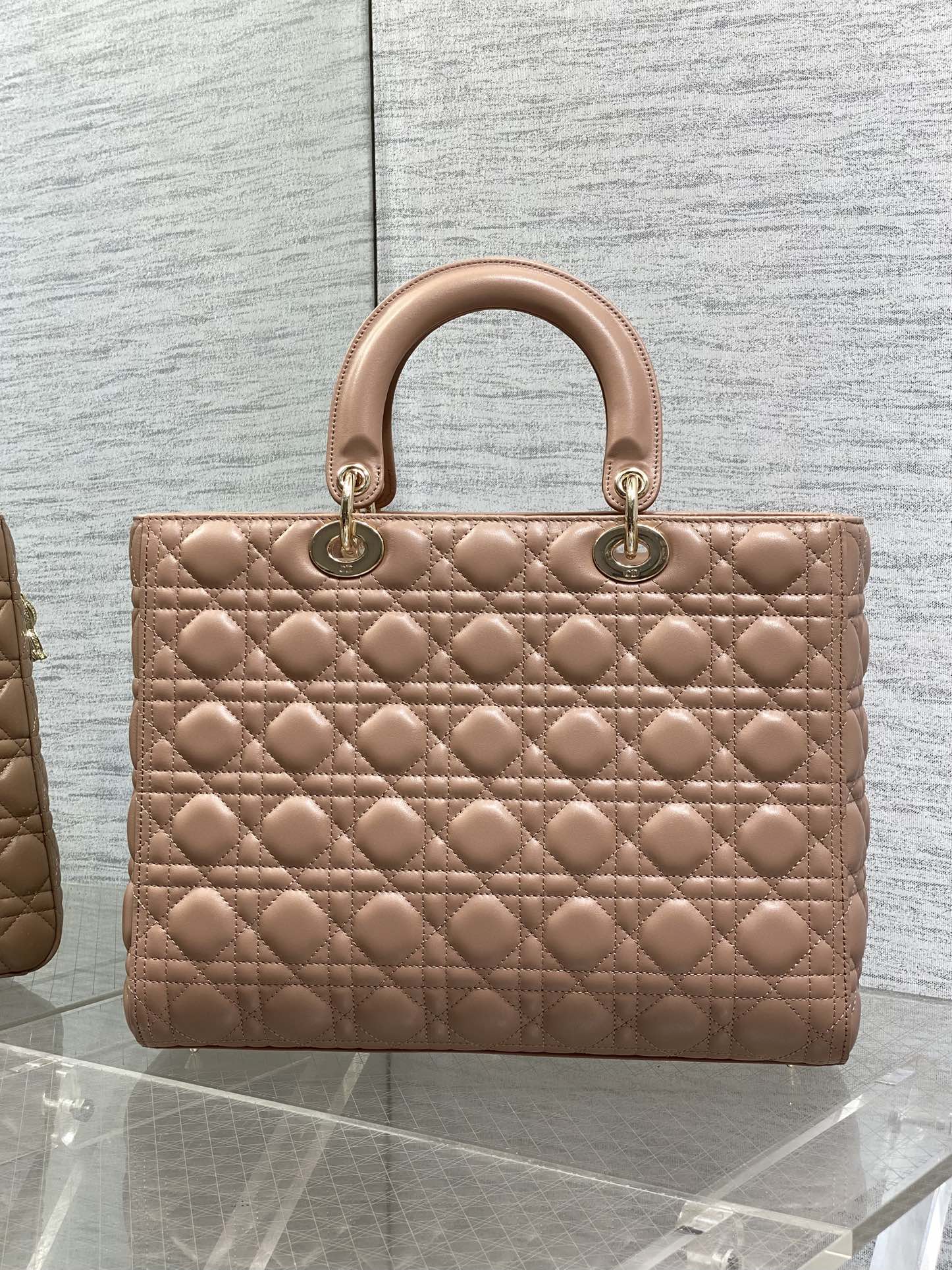 Dior 七格戴妃包钻石扣 ‼