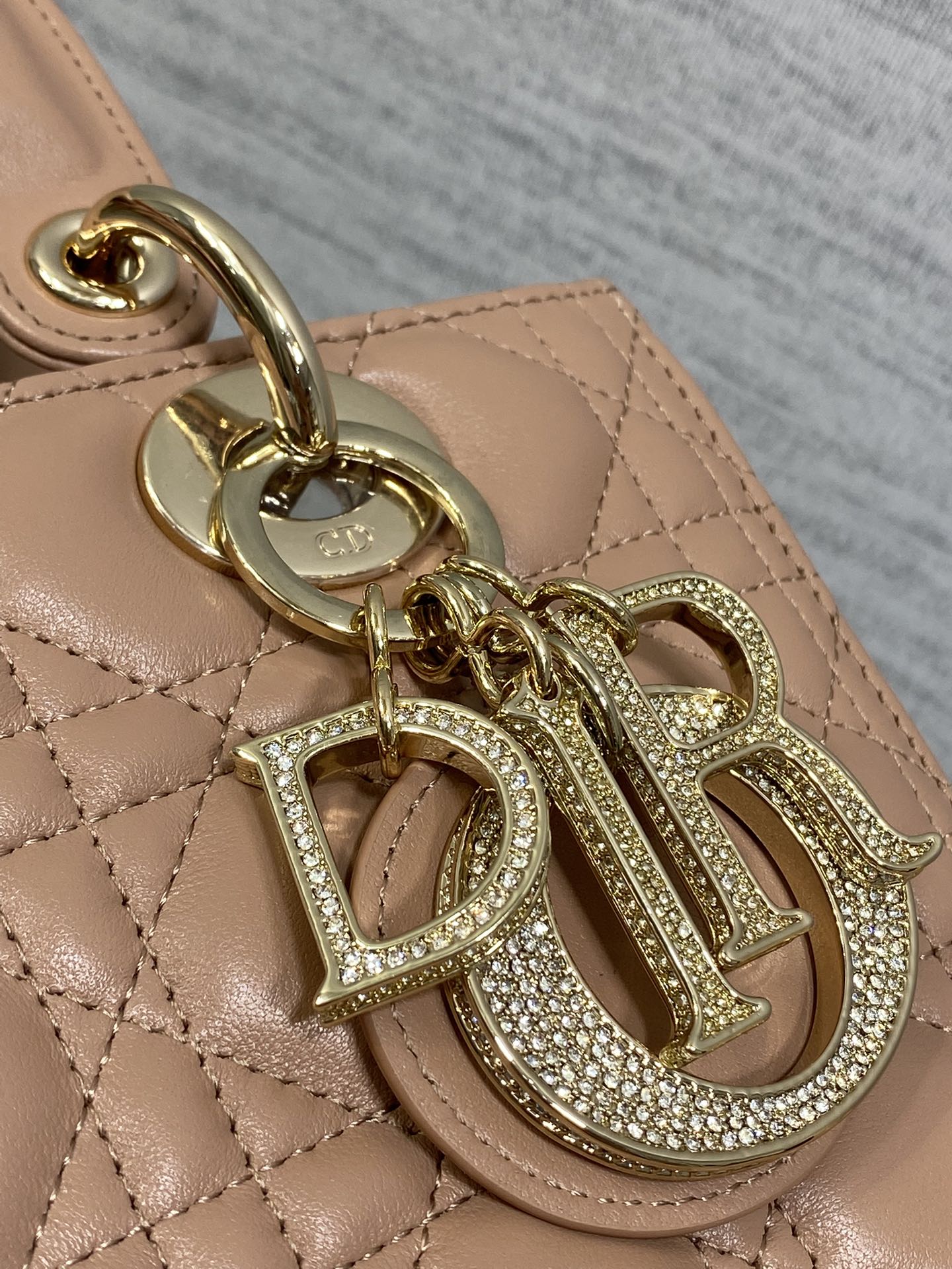 Dior 五格戴妃包钻石扣 ‼