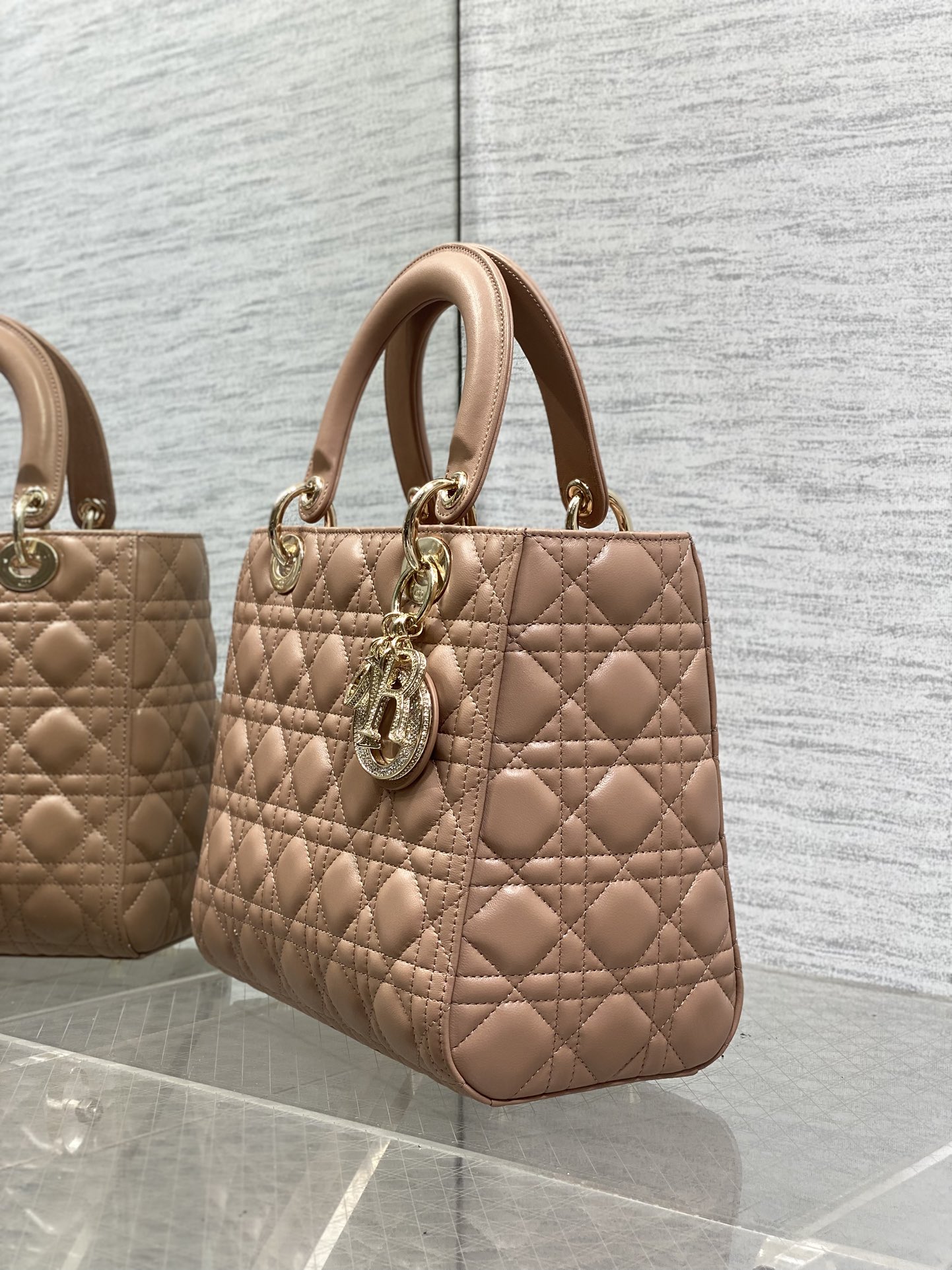 Dior 五格戴妃包钻石扣 ‼