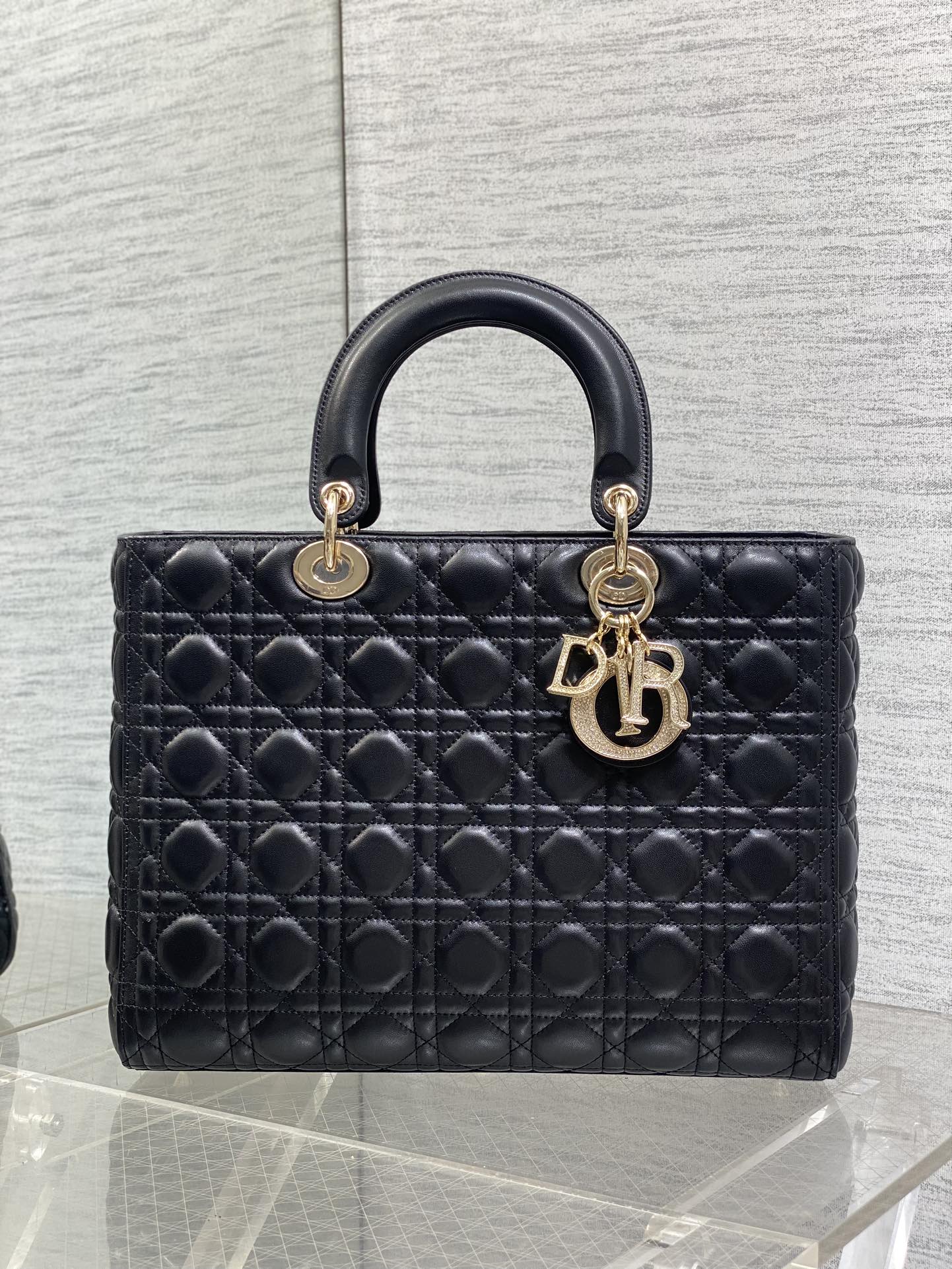 Dior 七格戴妃包钻石扣 ‼