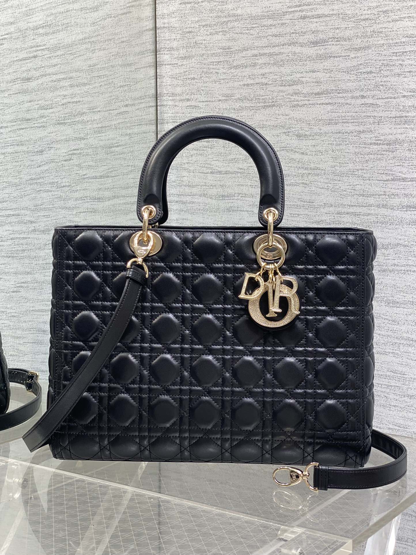 Dior 七格戴妃包钻石扣 ‼