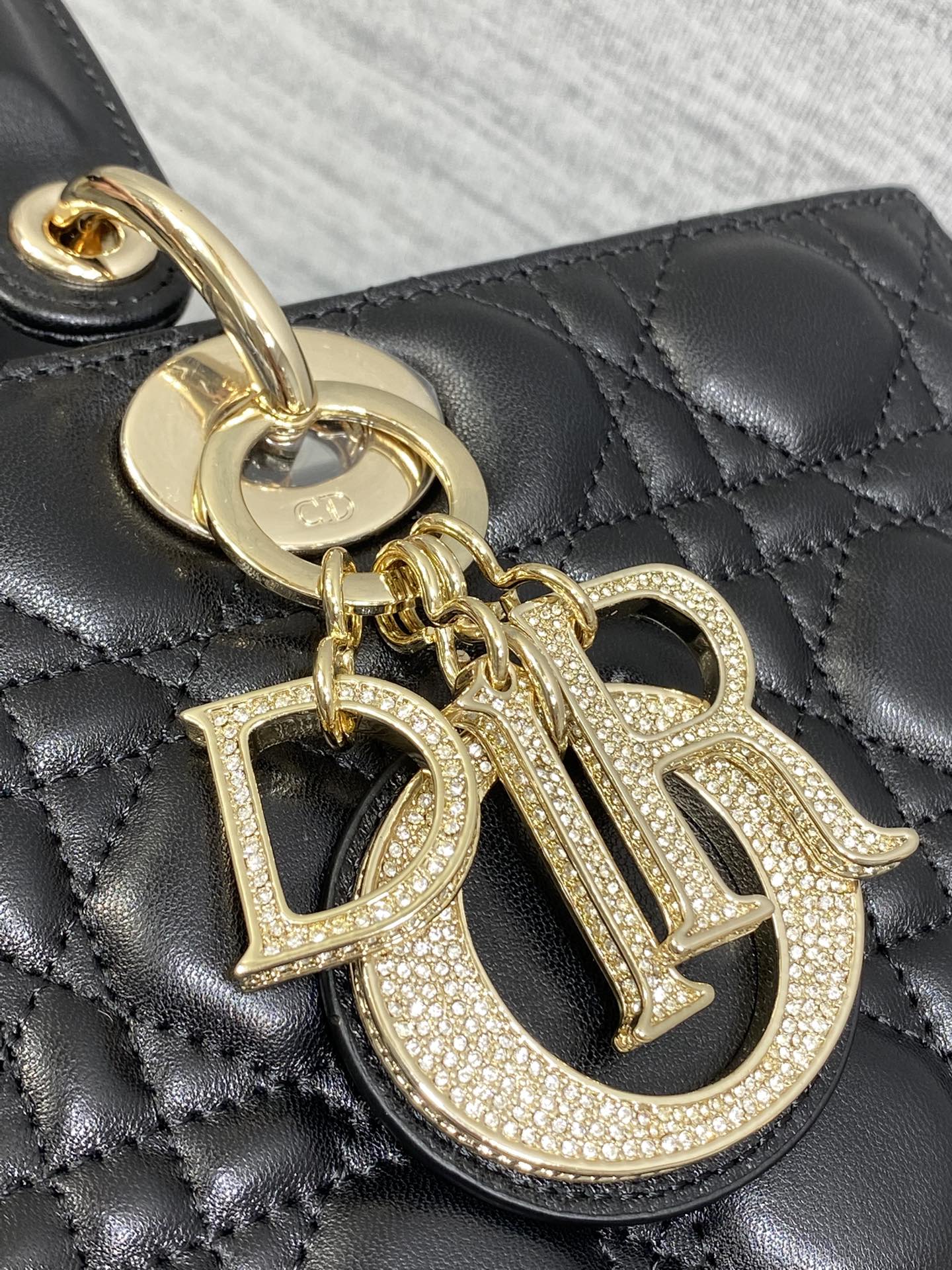 Dior 七格戴妃包钻石扣 ‼