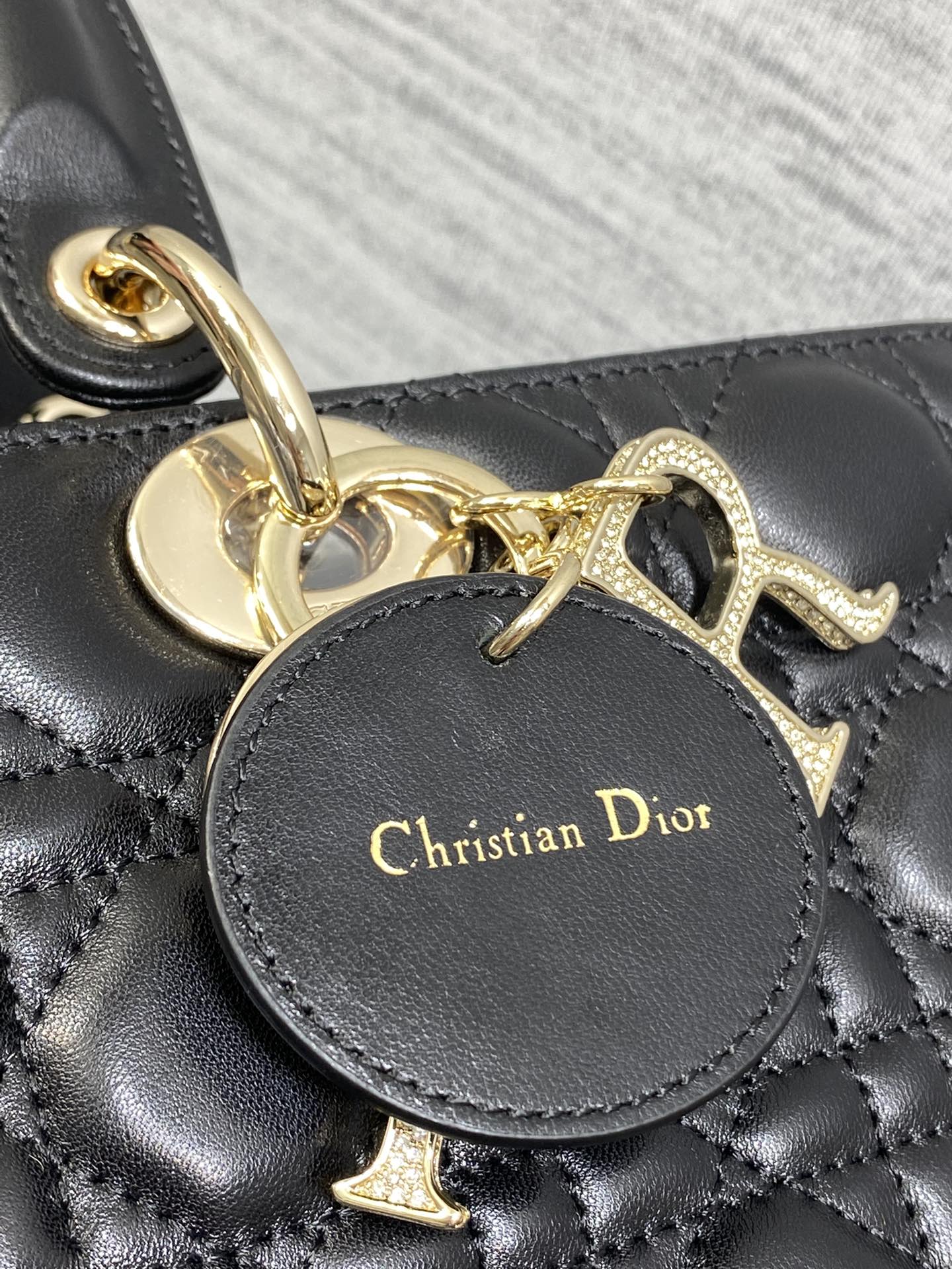 Dior 七格戴妃包钻石扣 ‼