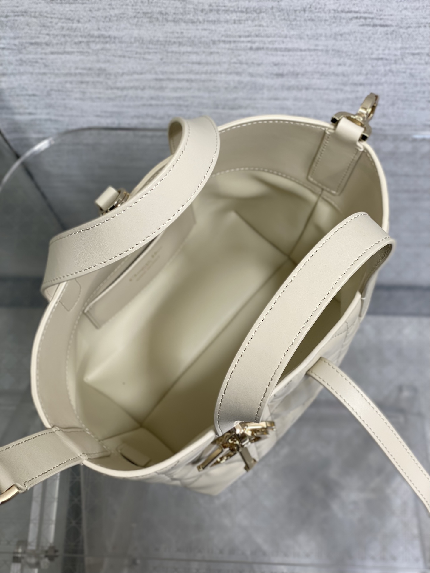 小号浅饼干色现货‼️Toujours竖版系列小号，专属菜篮子，有点太美了，高颜值包包，轻松拿捏高级感，超