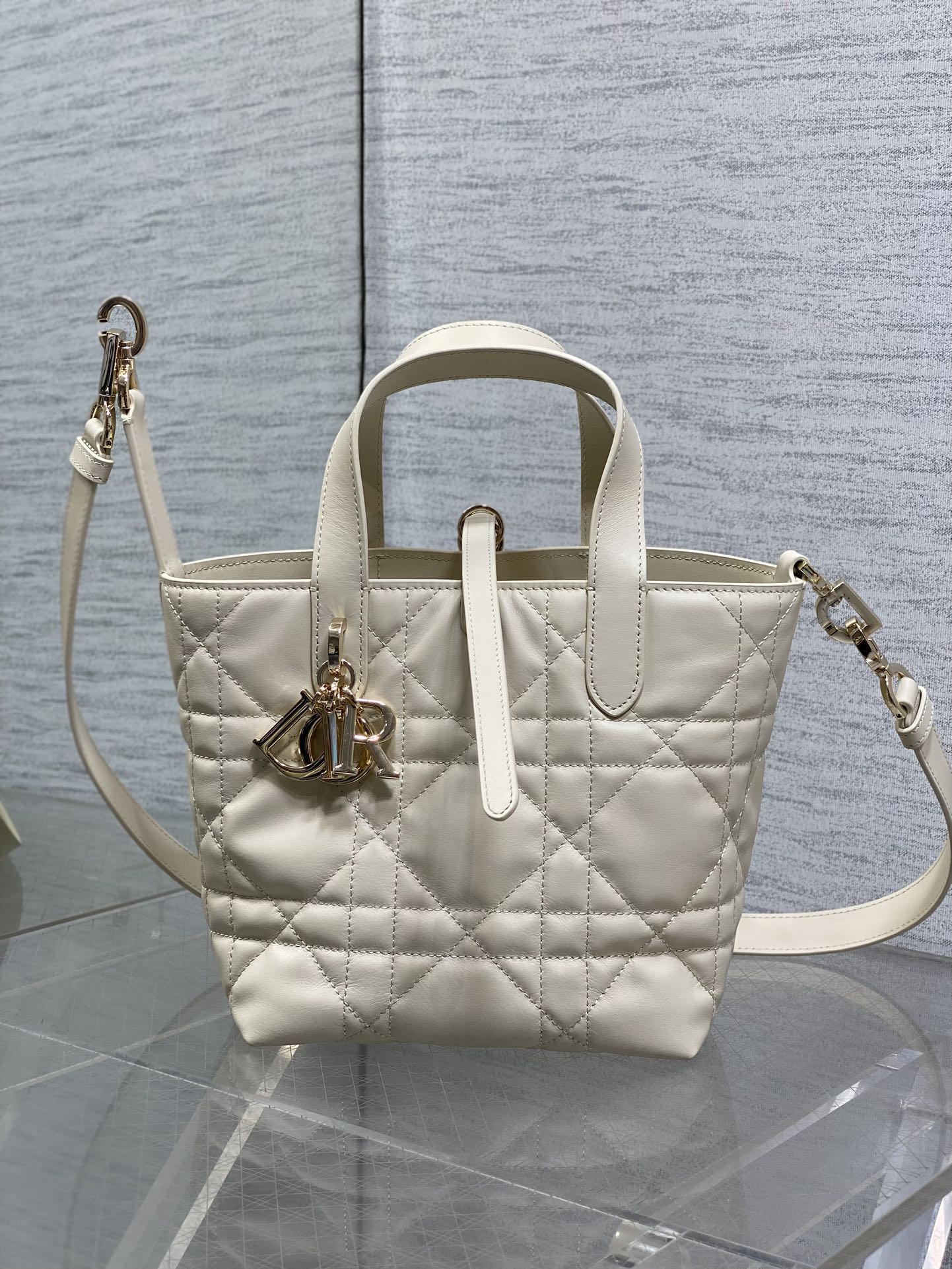 小号浅饼干色现货‼️Toujours竖版系列小号，专属菜篮子，有点太美了，高颜值包包，轻松拿捏高级感，超