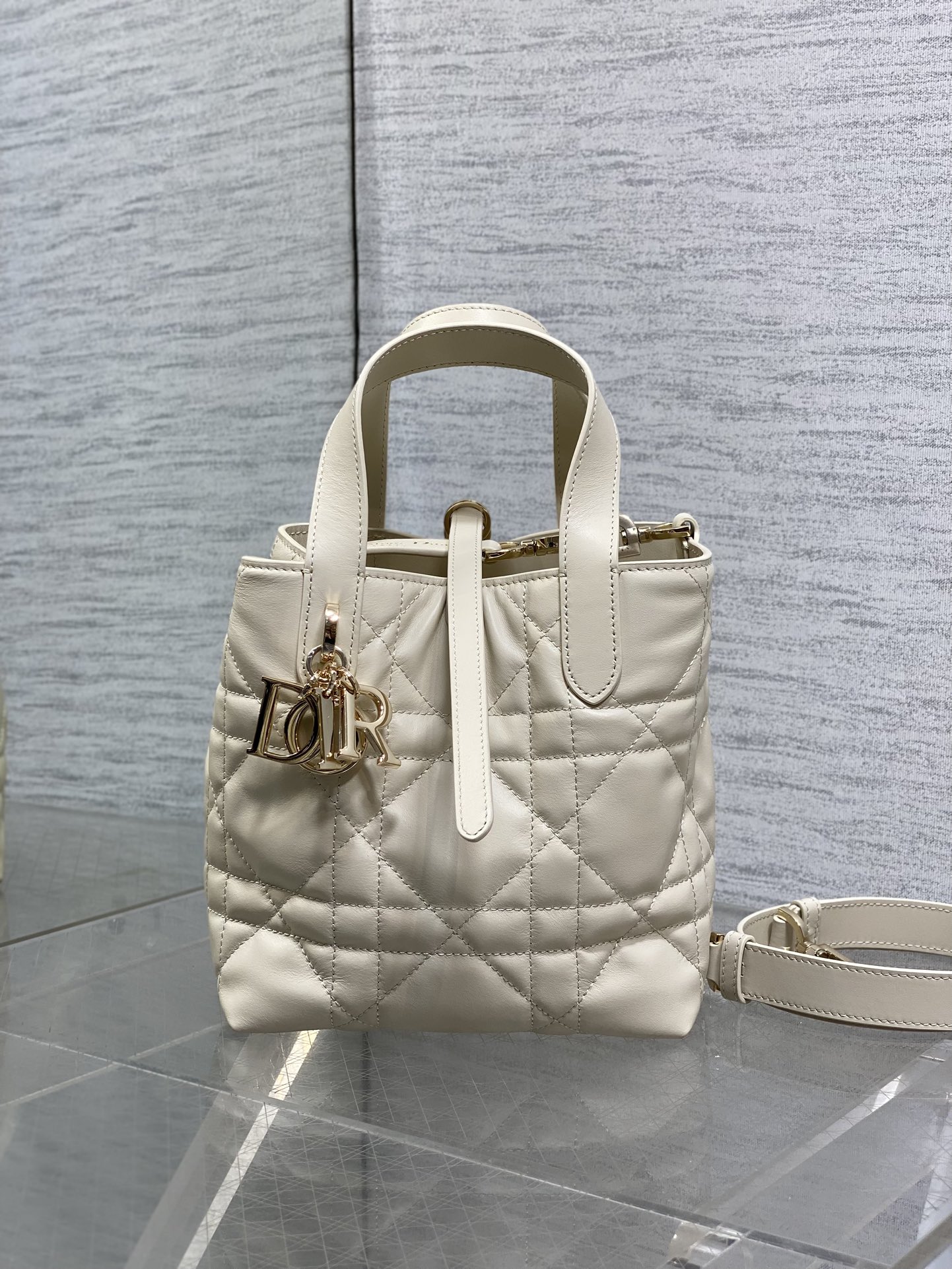 小号浅饼干色现货‼️Toujours竖版系列小号，专属菜篮子，有点太美了，高颜值包包，轻松拿捏高级感，超