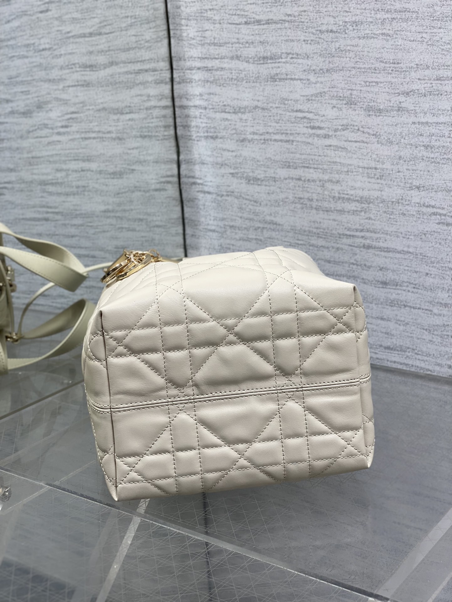 小号浅饼干色现货‼️Toujours竖版系列小号，专属菜篮子，有点太美了，高颜值包包，轻松拿捏高级感，超