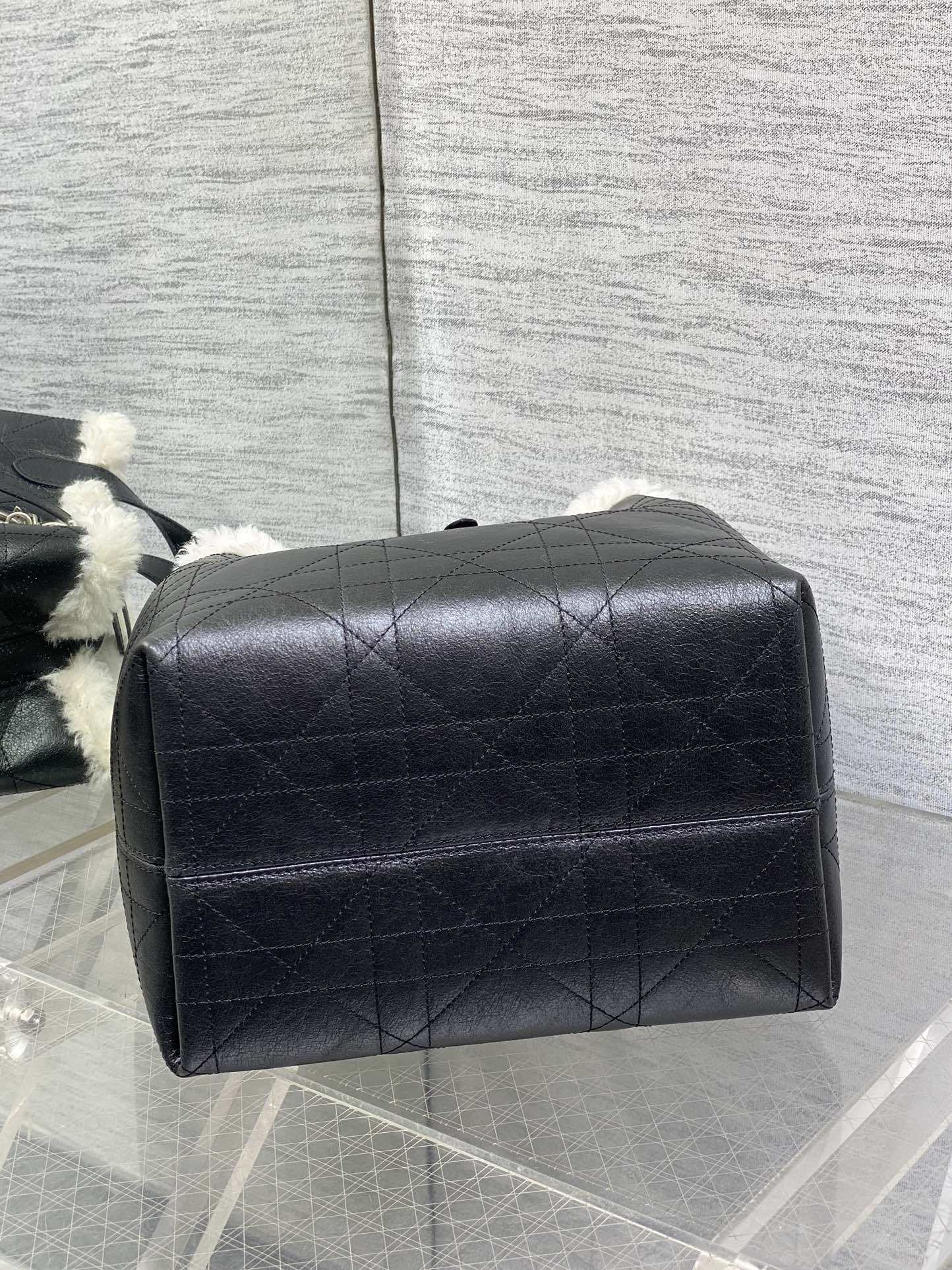 Dior 中号Toujours竖版系列羊毛款