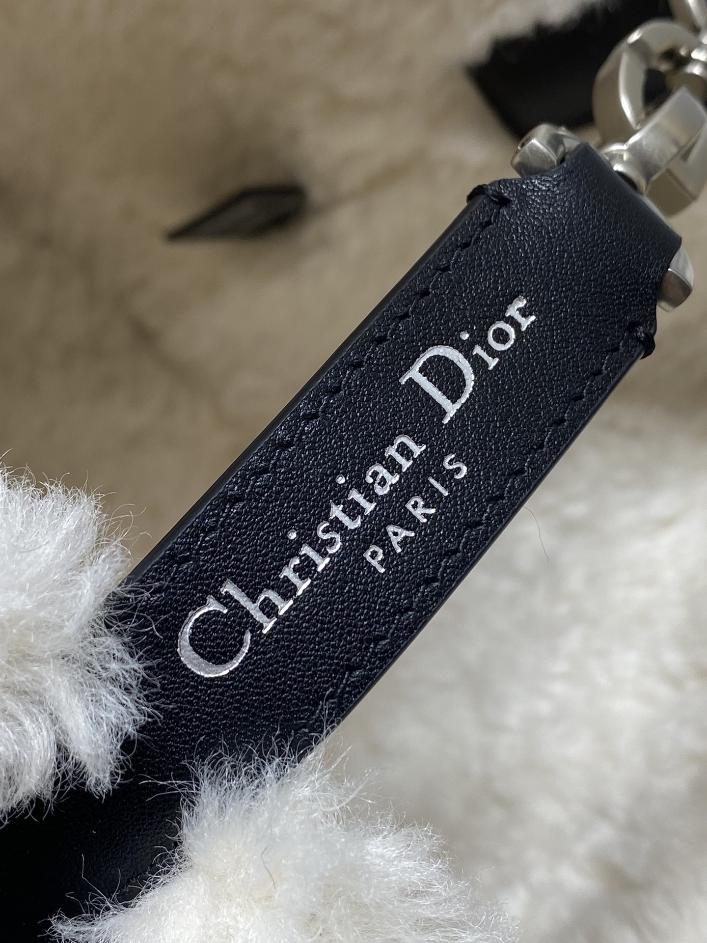 Dior 中号Toujours竖版系列羊毛款