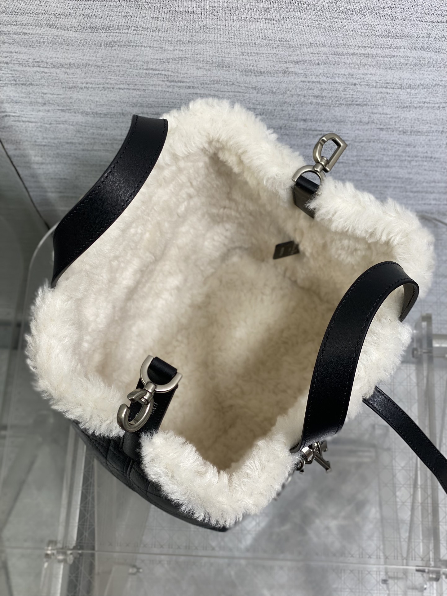 Dior 中号Toujours竖版系列羊毛款