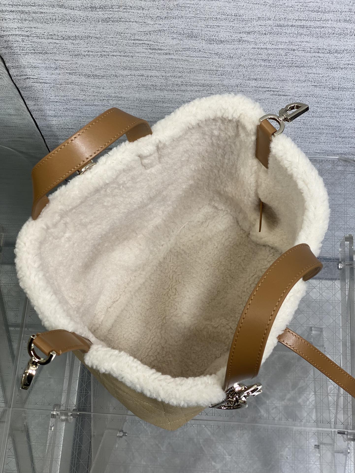Dior 中号Toujours竖版系列羊毛款