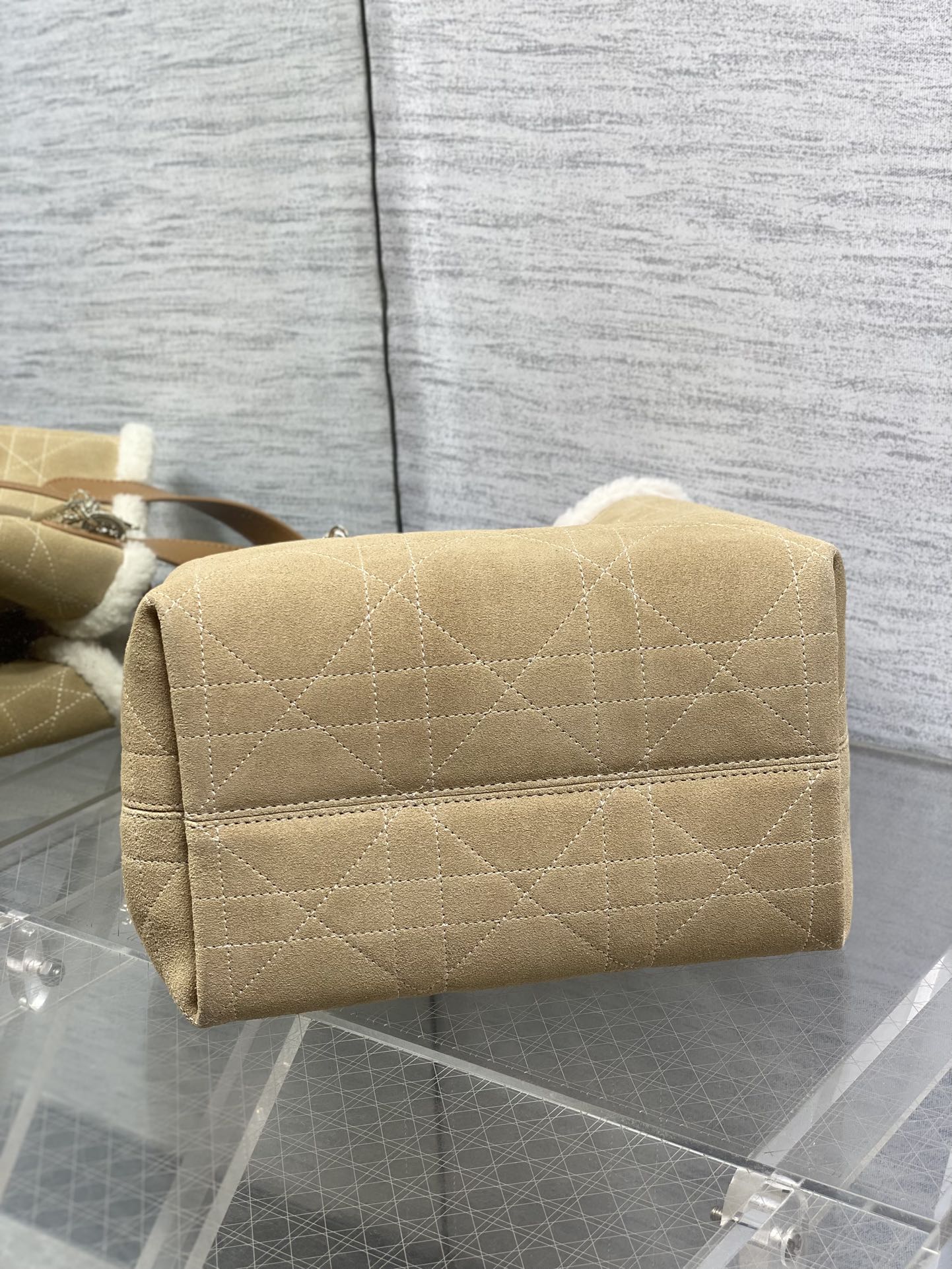 Dior 中号Toujours竖版系列羊毛款