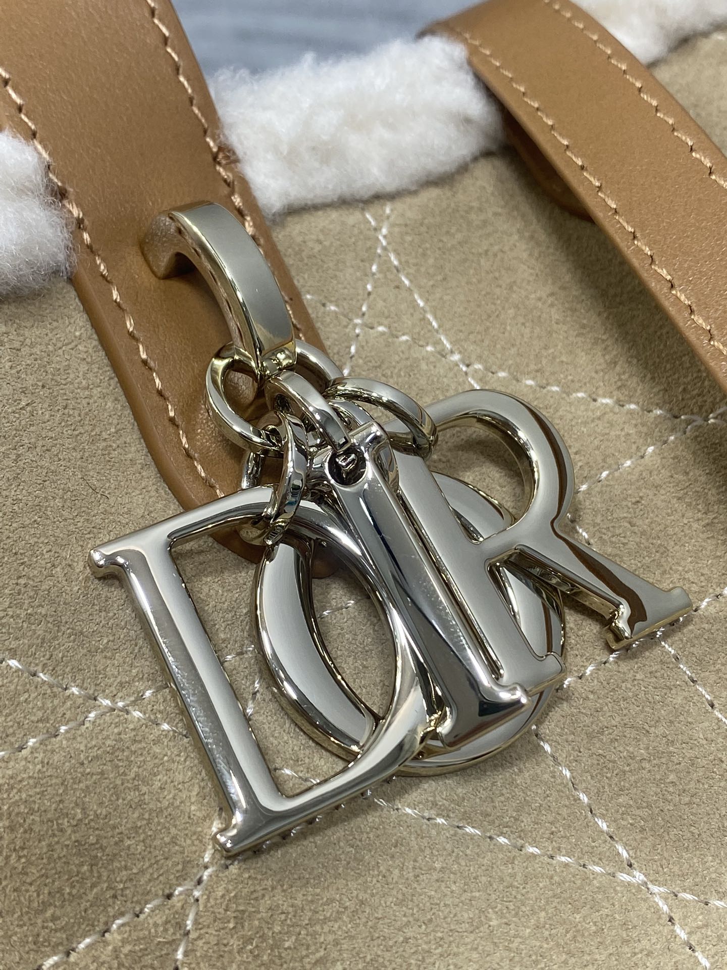 Dior 小号Toujours竖版系列羊毛款