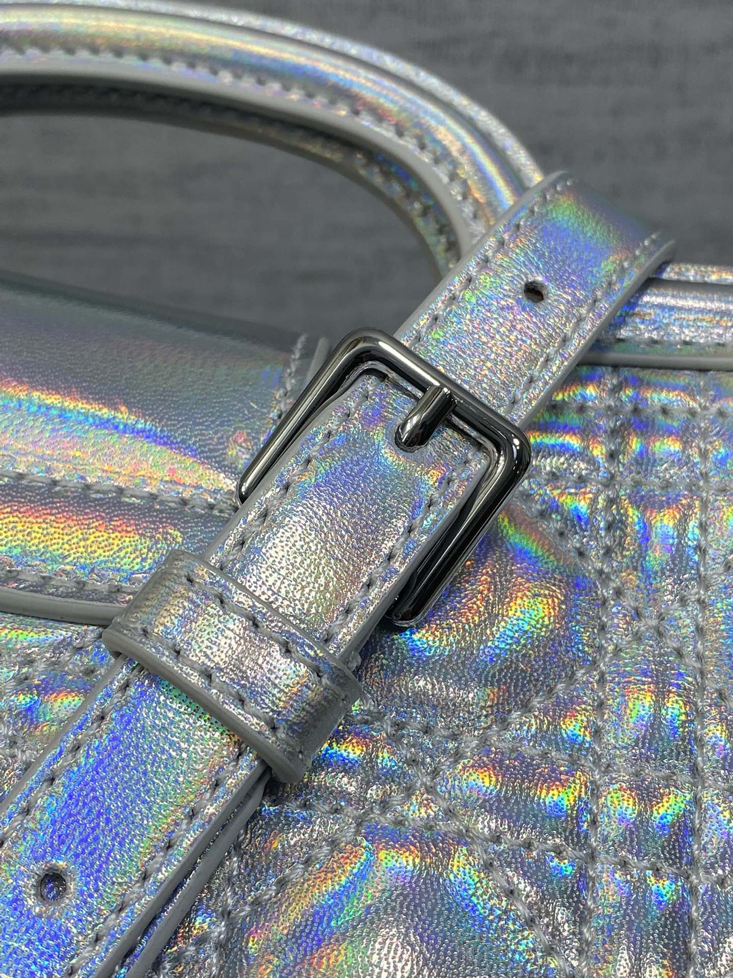 幻彩银/银现货‼️Jolie ToP Handle 迷你链条包，对这种精致小包完全没有抵抗力✌️大包背着