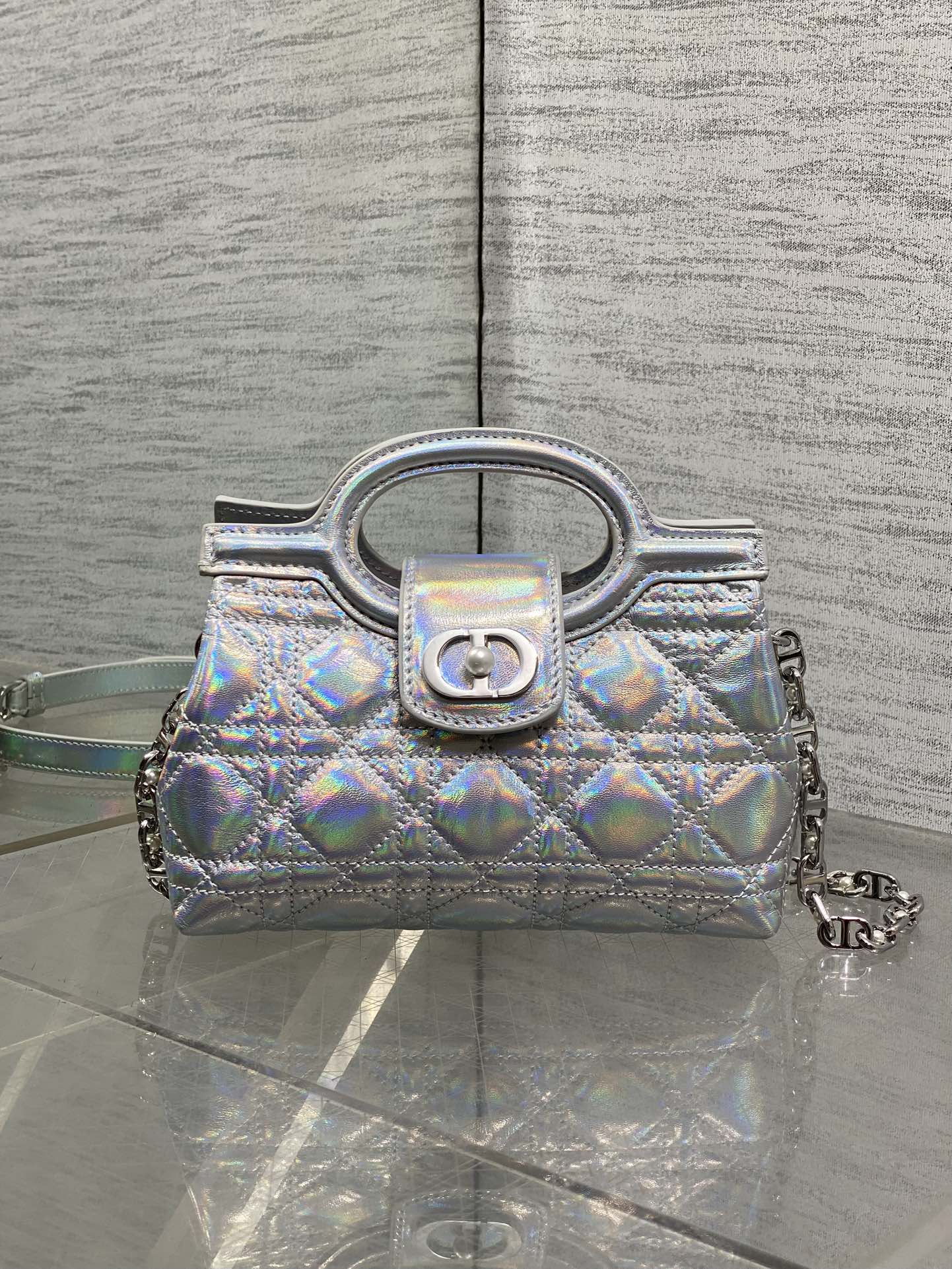 幻彩银/银现货‼️Jolie ToP Handle 迷你链条包，对这种精致小包完全没有抵抗力✌️大包背着