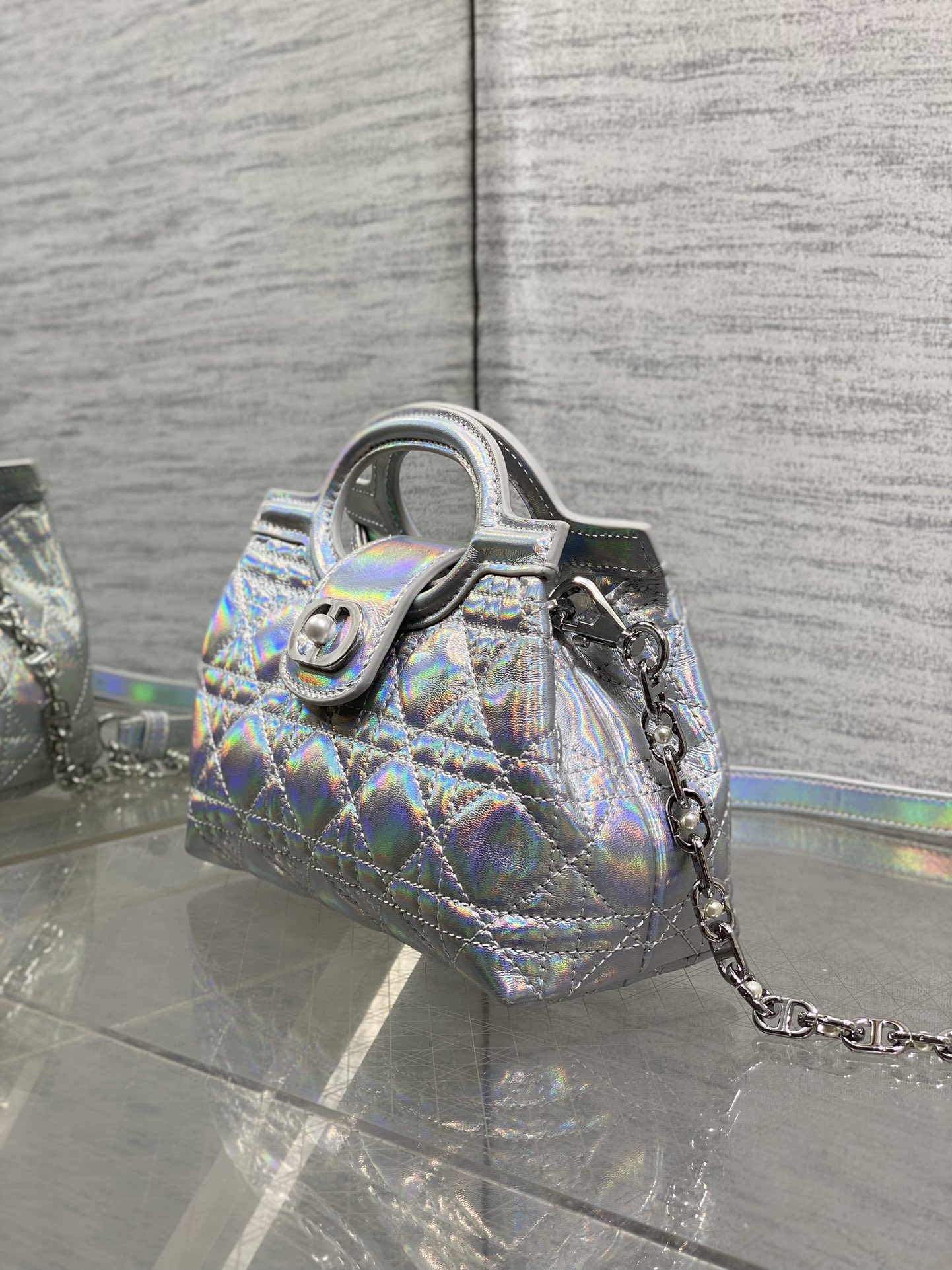 幻彩银/银现货‼️Jolie ToP Handle 迷你链条包，对这种精致小包完全没有抵抗力✌️大包背着