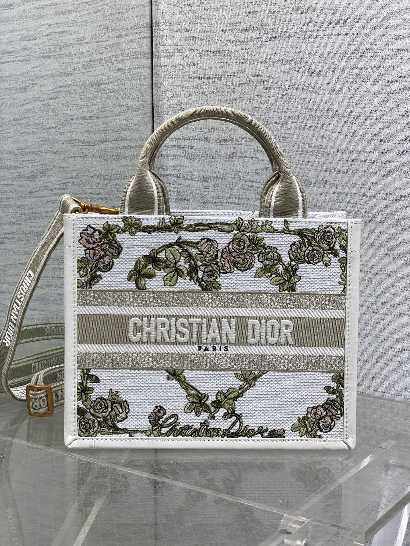 Dior Style White Leather Tote Bag Lookbook Reference image 1