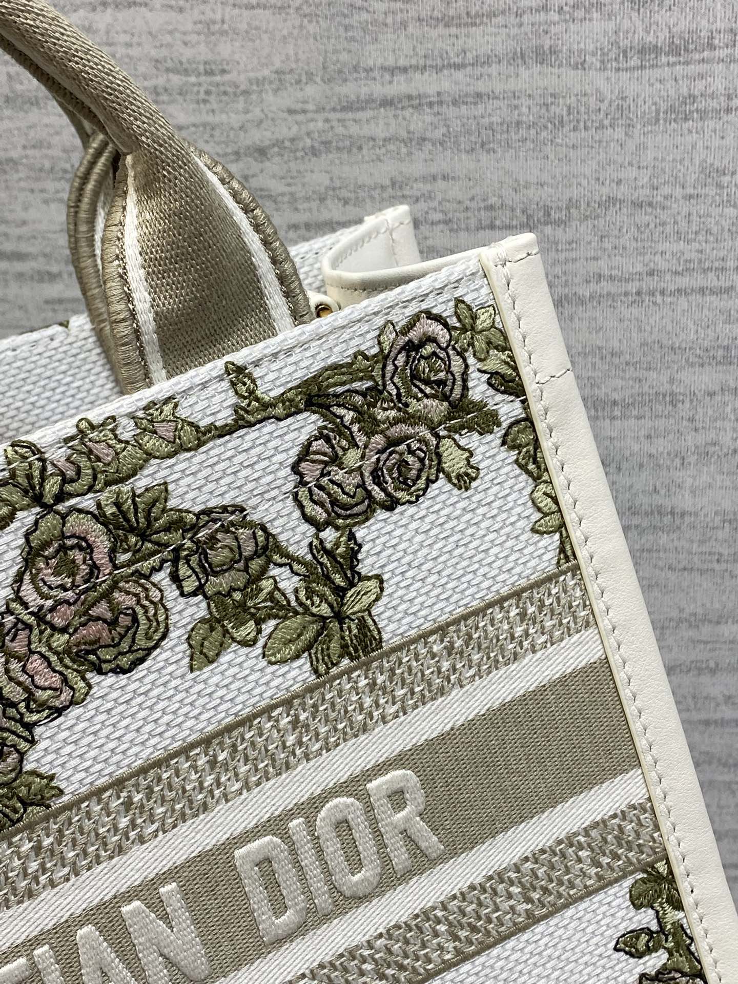 Сумка Christian Dior Lady Dior с цветочным принтом