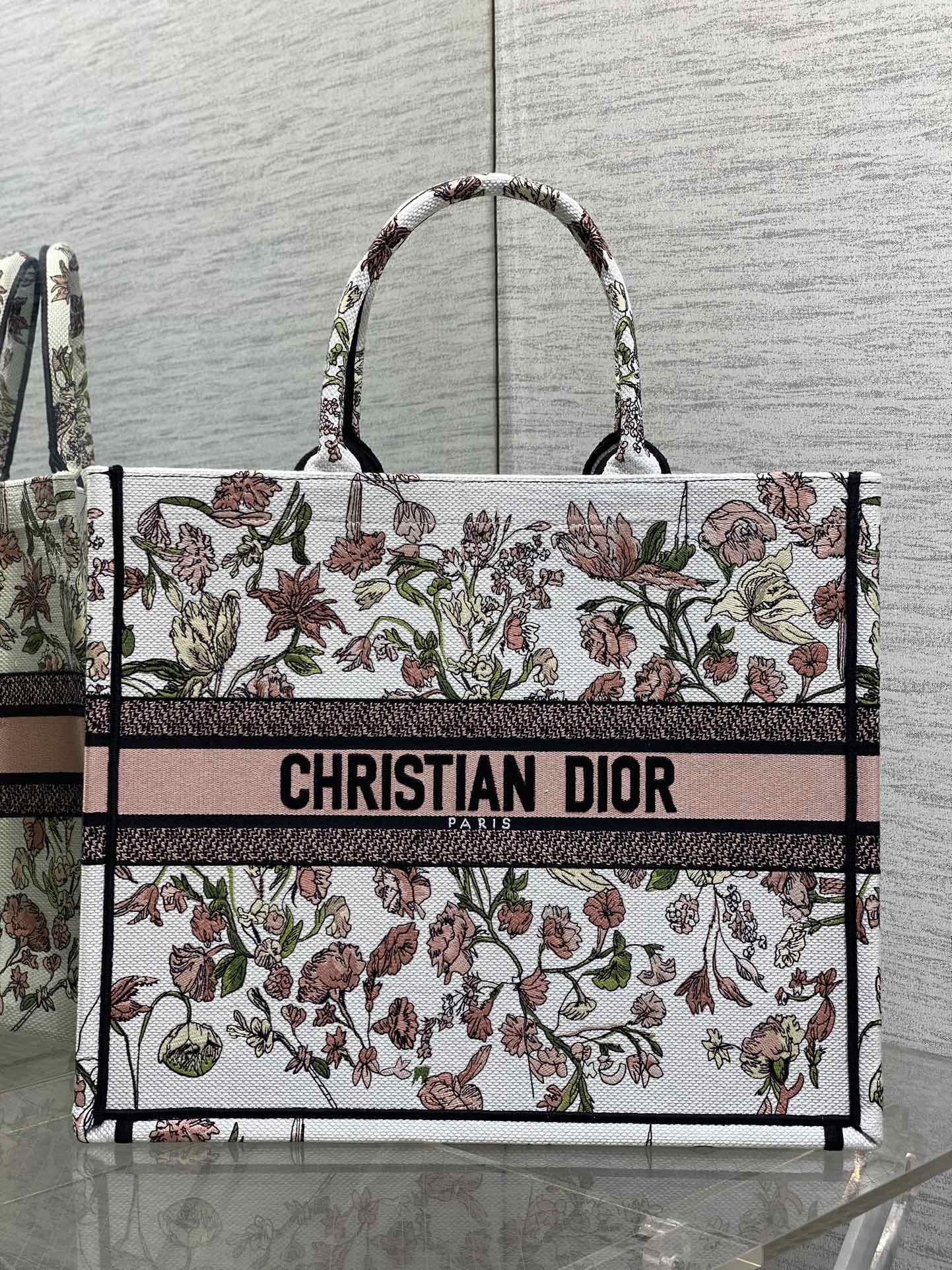 Dior Style Pink Canvas Tote Bag Lookbook Reference image 1