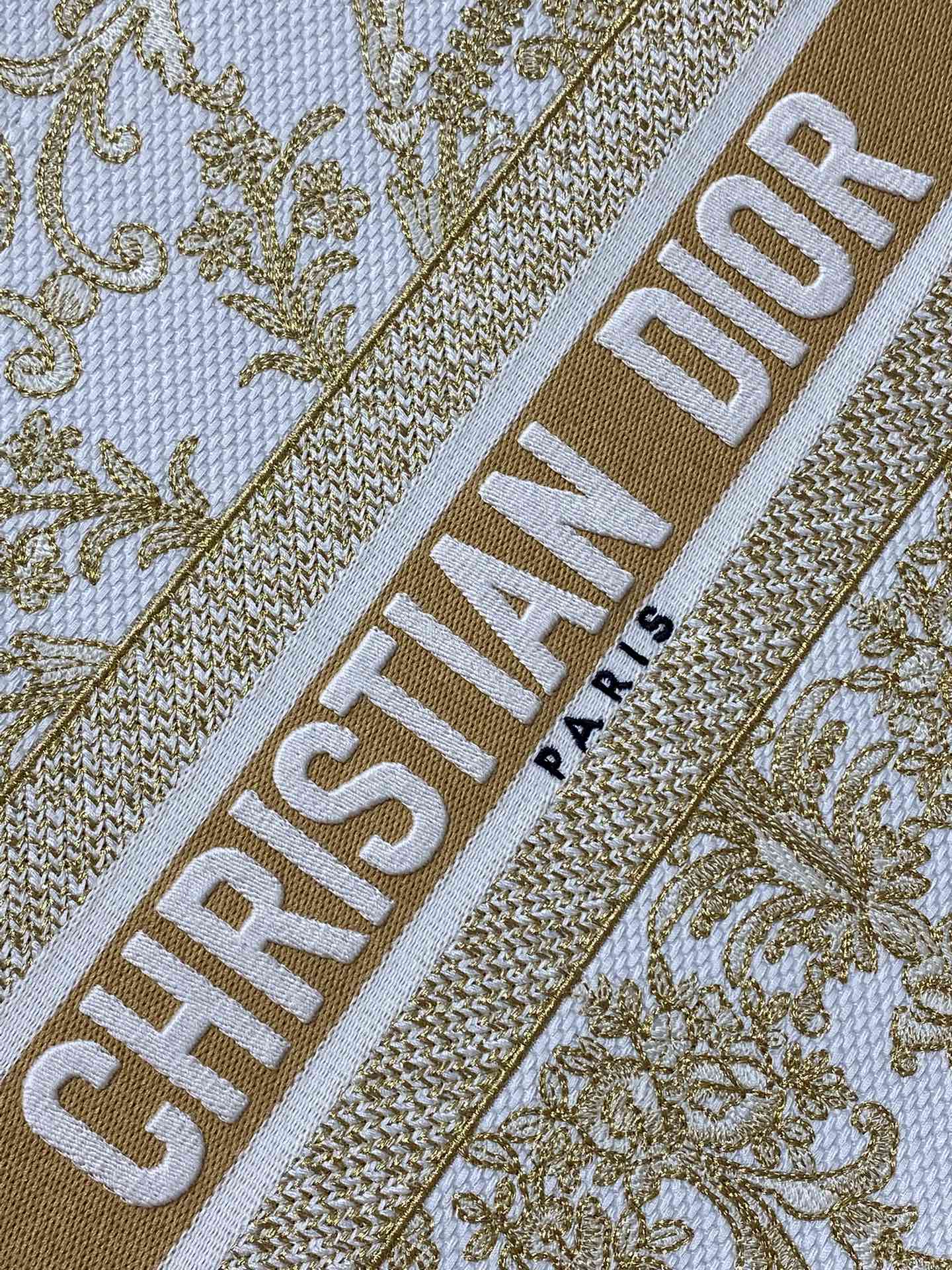 Dior Style White Canvas Tote Bag Lookbook Reference image 2