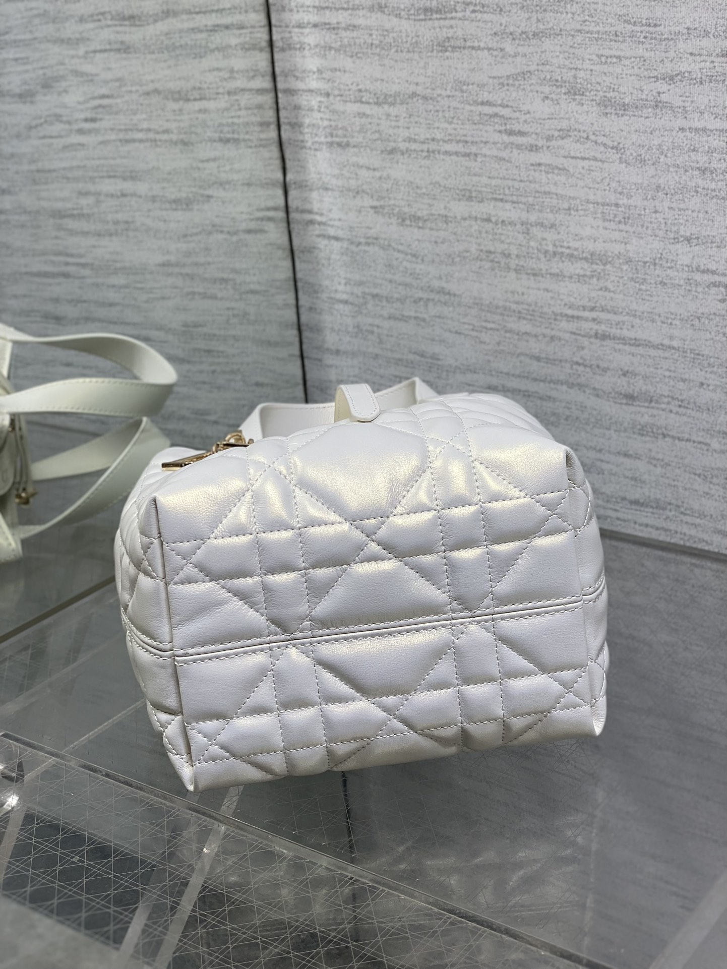 小号珠光白现货‼️Toujours竖版系列小号，专属菜篮子，有点太美了，高颜值包包，轻松拿捏高级感，超大