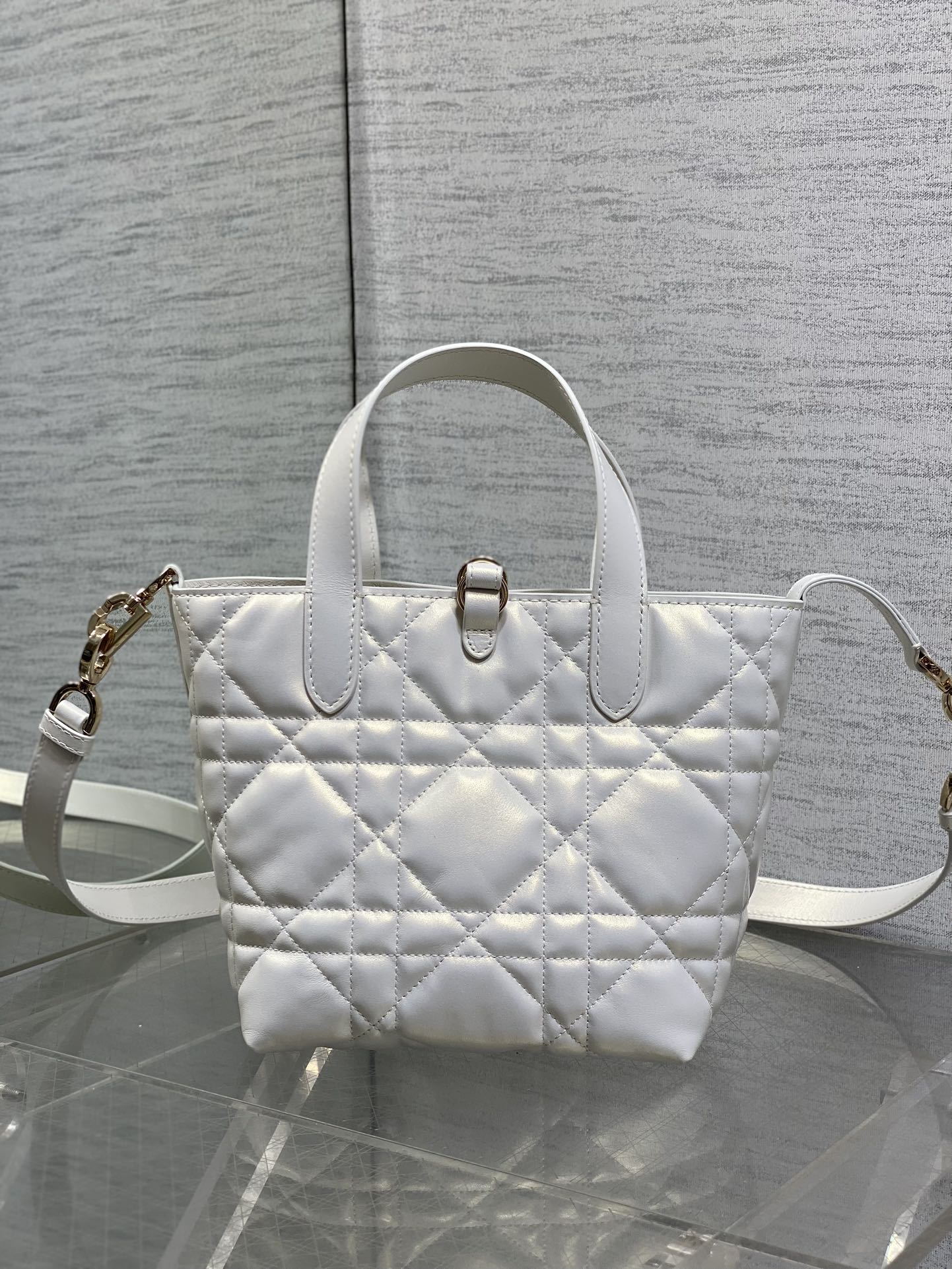 小号珠光白现货‼️Toujours竖版系列小号，专属菜篮子，有点太美了，高颜值包包，轻松拿捏高级感，超大