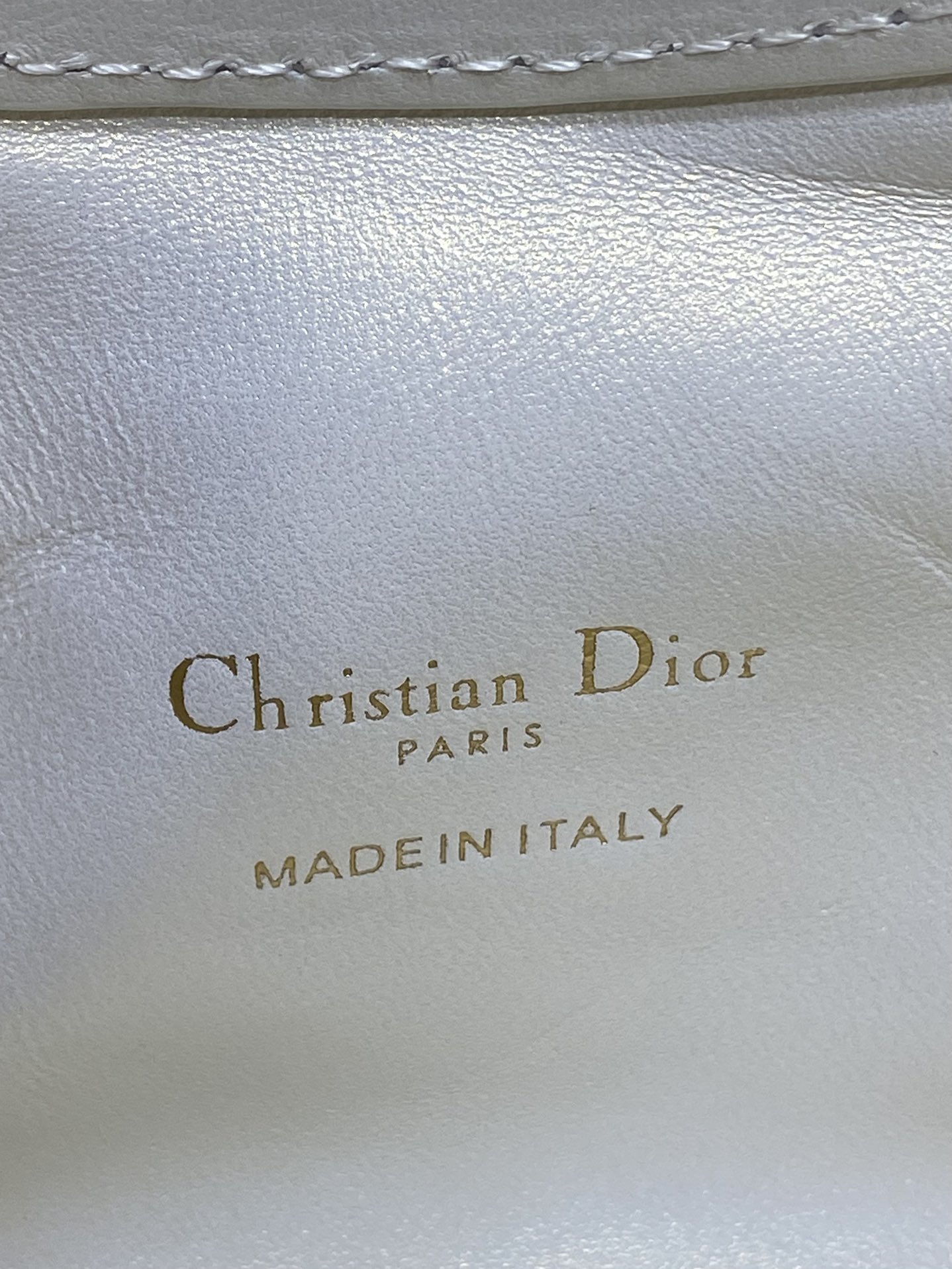 珠光白现货‼️Jolie ToP Handle 迷你链条包，对这种精致小包完全没有抵抗力✌️大包背着太累