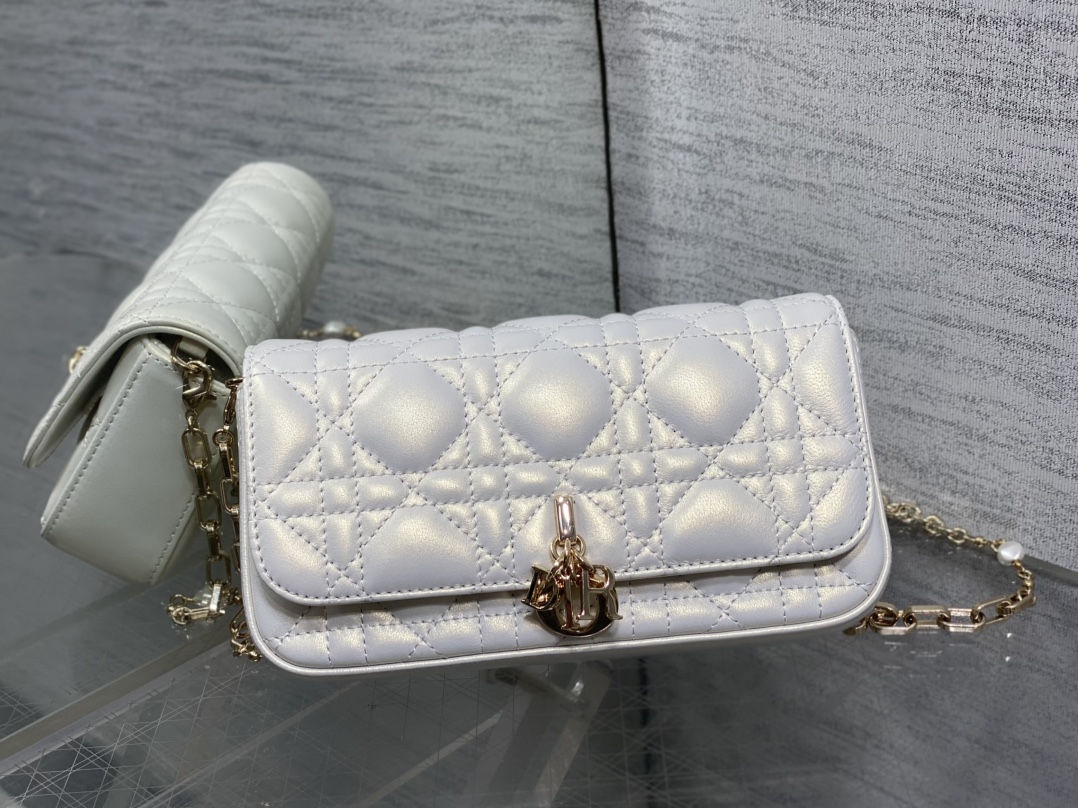 Женская сумка Dior белый