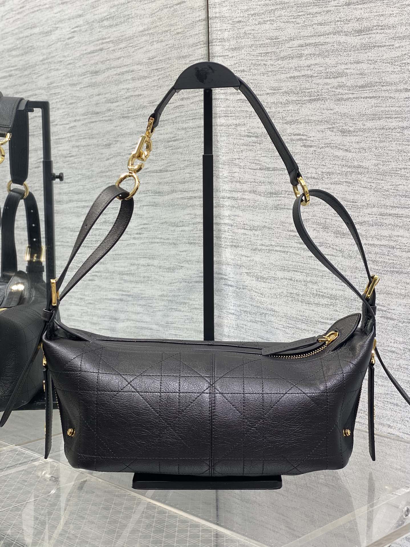 黑小号现货‼️Journey系列最新山羊纹，自带松弛感的hobo包，包形柔软又随意，复古的山羊纹，搭配金