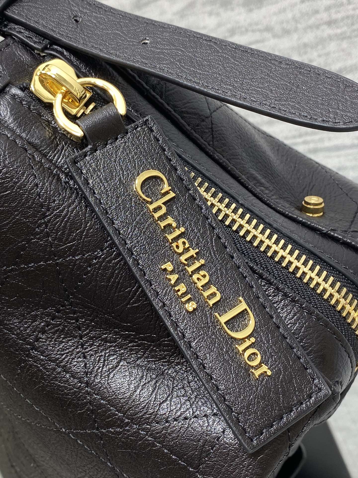 黑小号现货‼️Journey系列最新山羊纹，自带松弛感的hobo包，包形柔软又随意，复古的山羊纹，搭配金