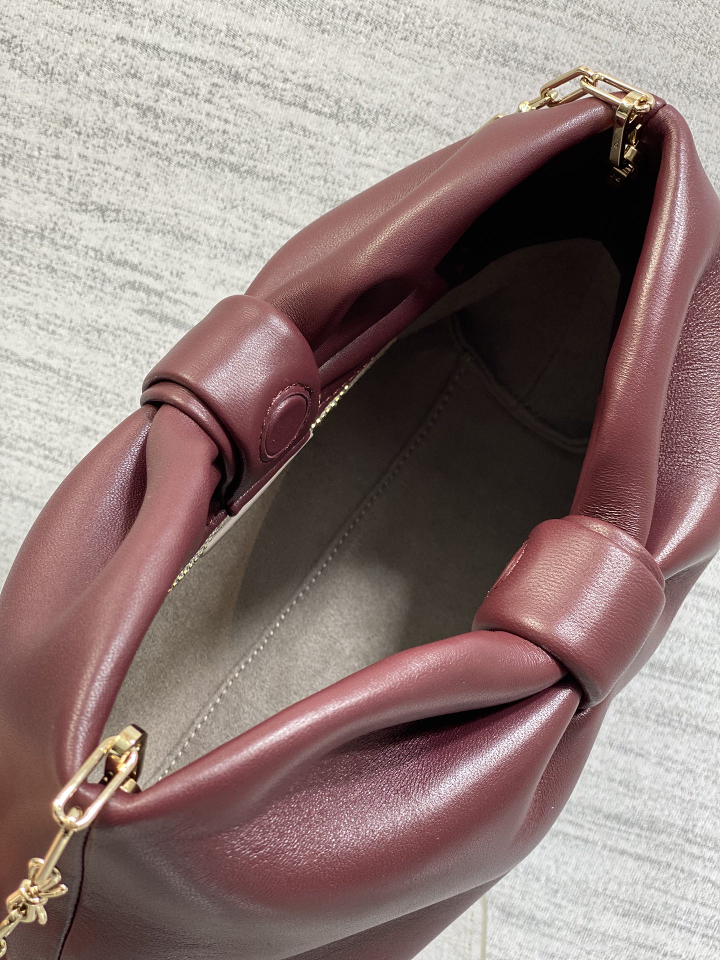 现货‼️🎀Dior-LAMBSKIN 2026春夏新款LAMBSKIN链条包，全新的包形，小牛皮革的质感