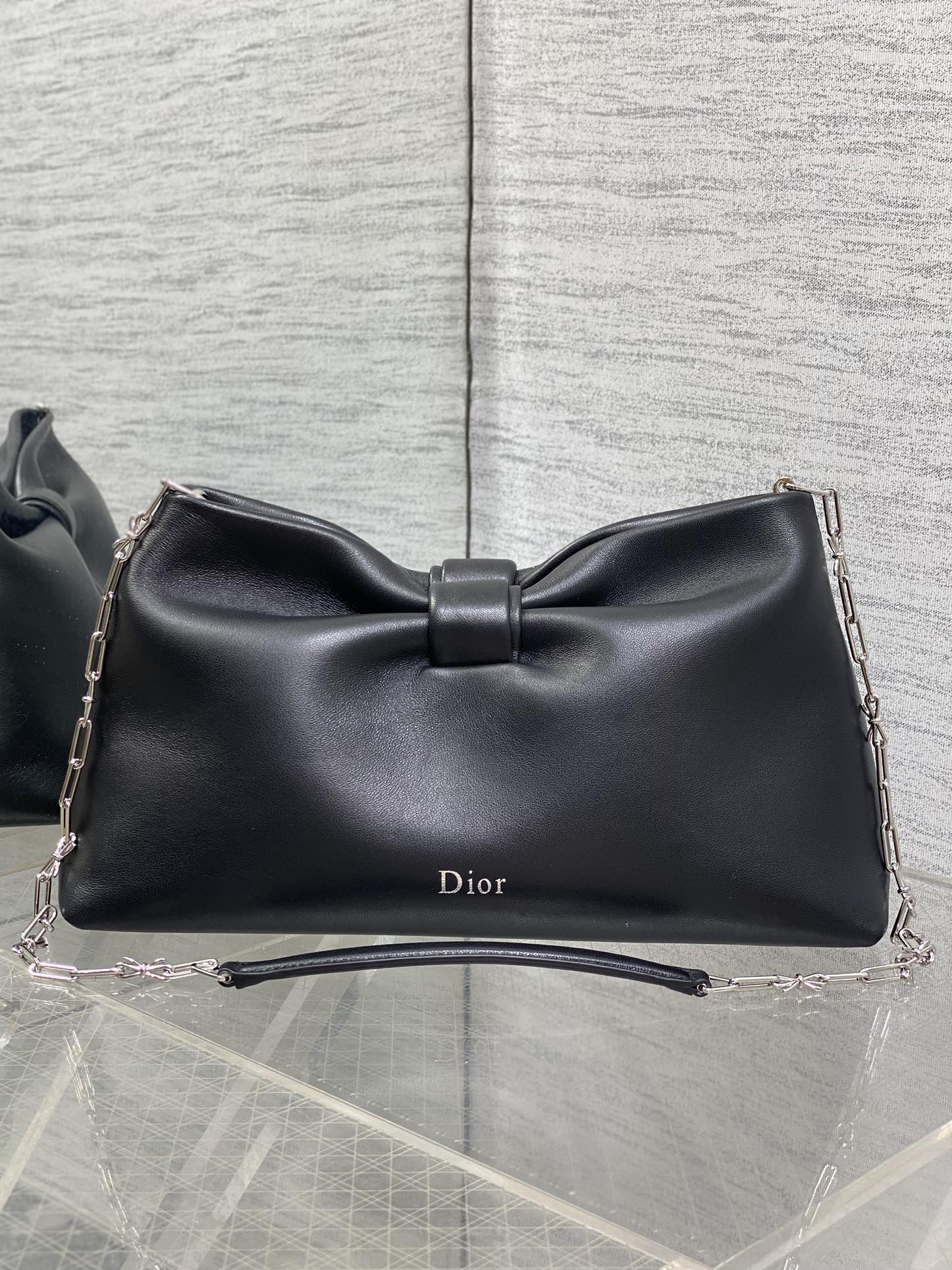现货‼️🎀Dior-LAMBSKIN 2026春夏新款LAMBSKIN链条包，全新的包形，小牛皮革的质感