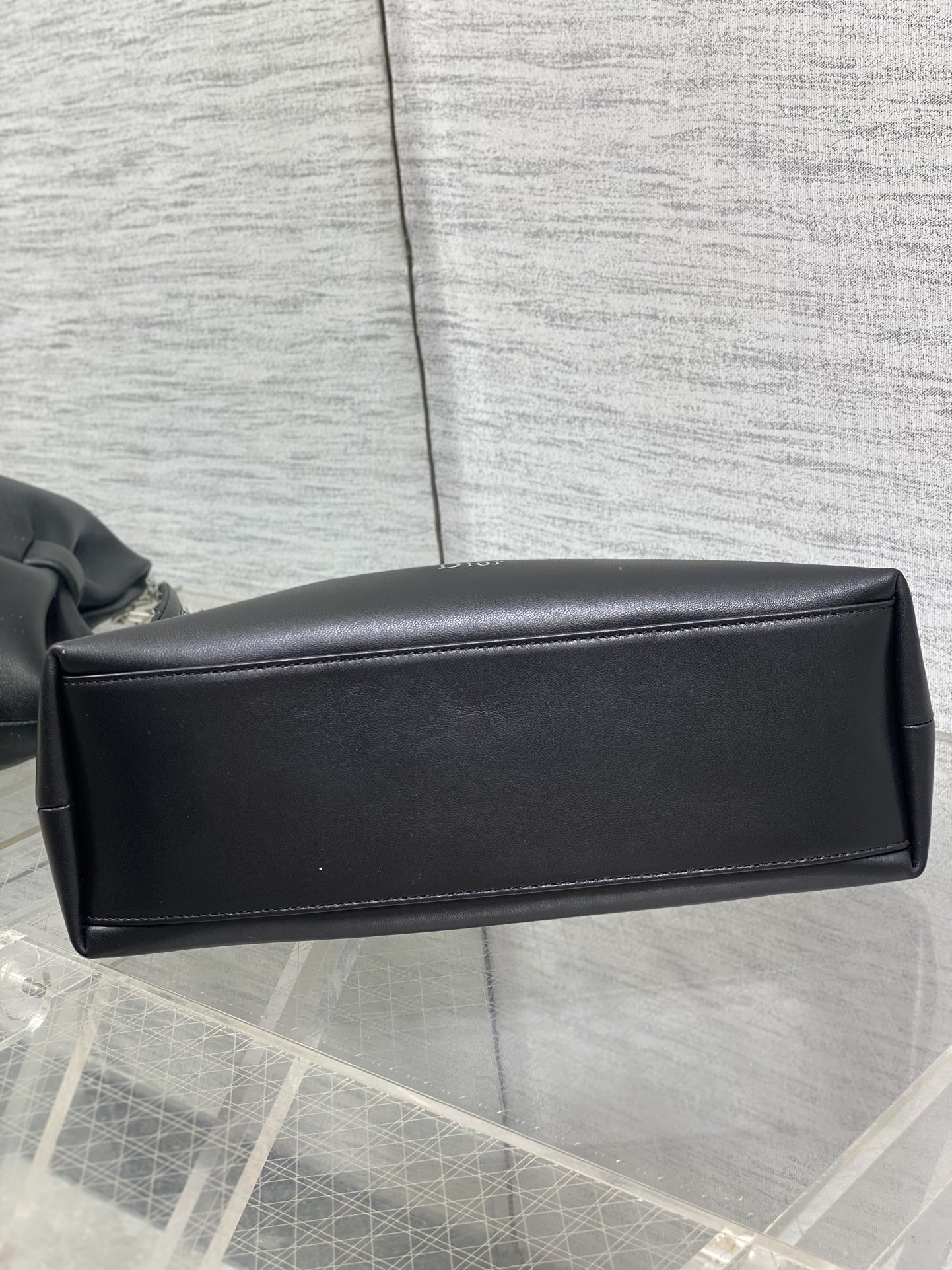 现货‼️🎀Dior-LAMBSKIN 2026春夏新款LAMBSKIN链条包，全新的包形，小牛皮革的质感