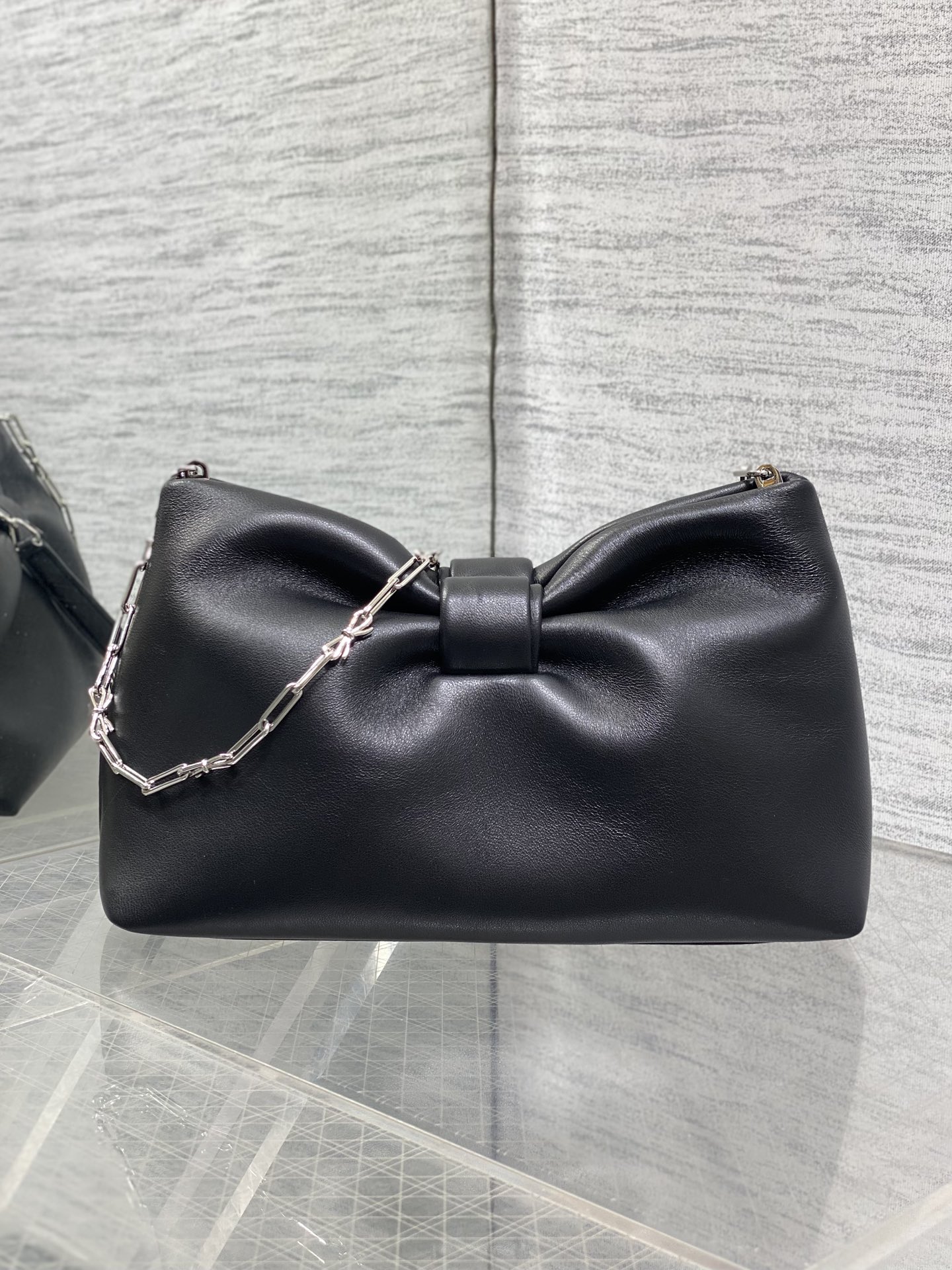 现货‼️🎀Dior-LAMBSKIN 2026春夏新款LAMBSKIN链条包，全新的包形，小牛皮革的质感