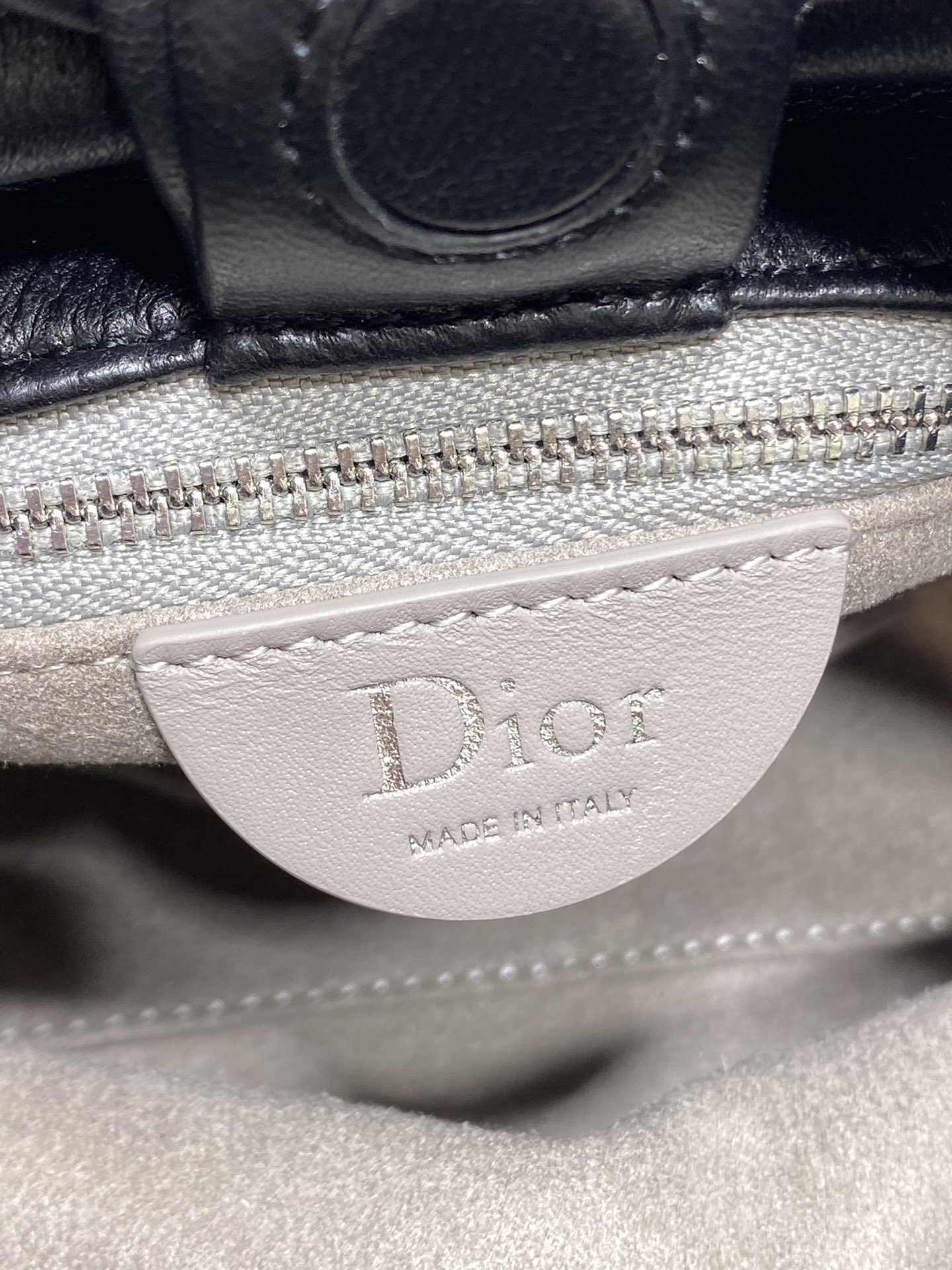 现货‼️🎀Dior-LAMBSKIN 2026春夏新款LAMBSKIN链条包，全新的包形，小牛皮革的质感