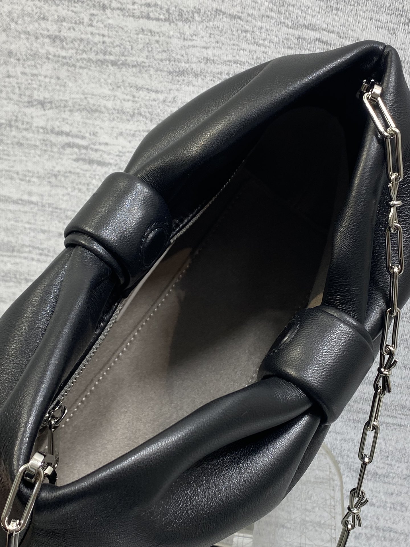 现货‼️🎀Dior-LAMBSKIN 2026春夏新款LAMBSKIN链条包，全新的包形，小牛皮革的质感