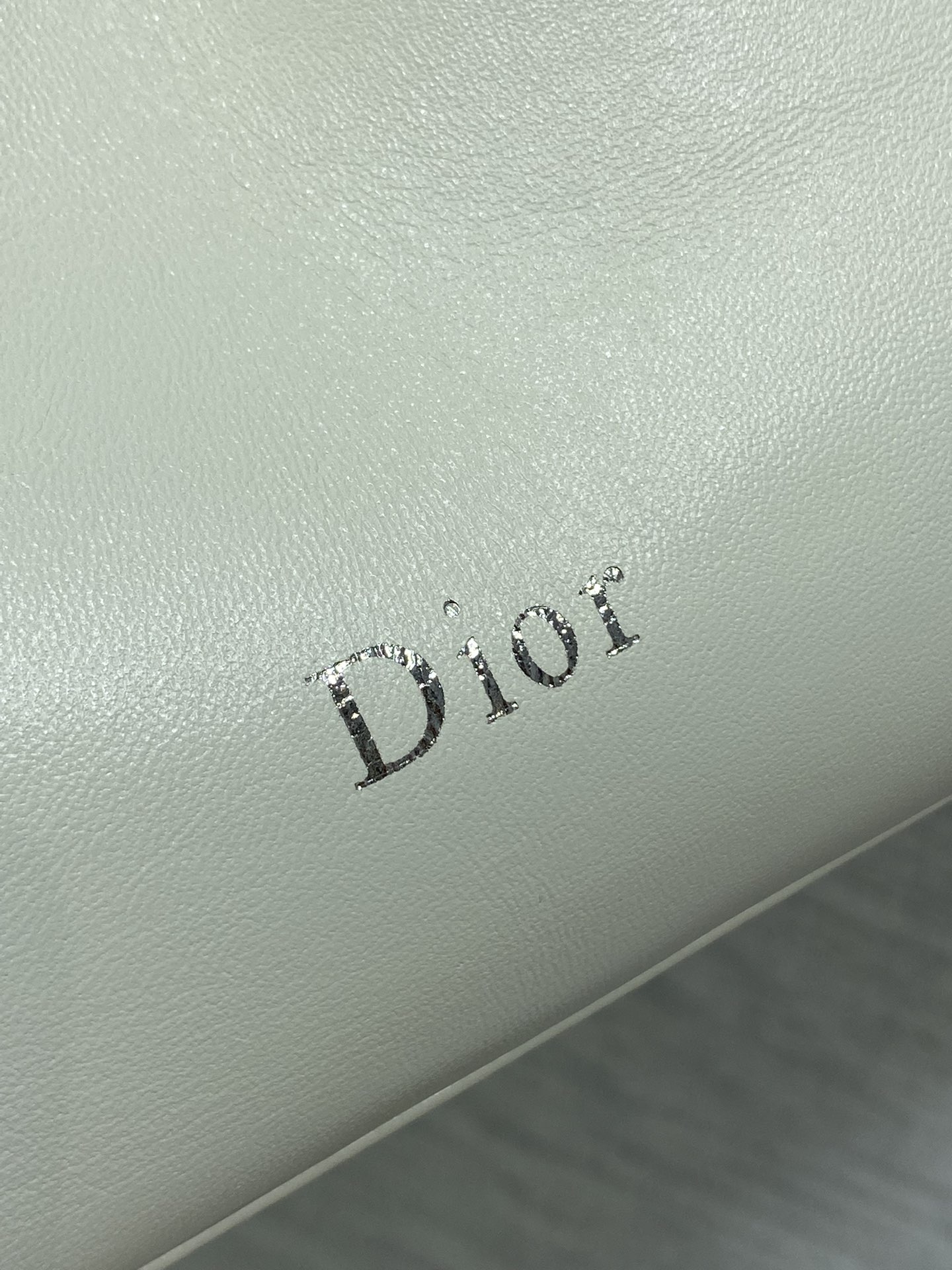 现货‼️🎀Dior-LAMBSKIN 2026春夏新款LAMBSKIN链条包，全新的包形，小牛皮革的质感